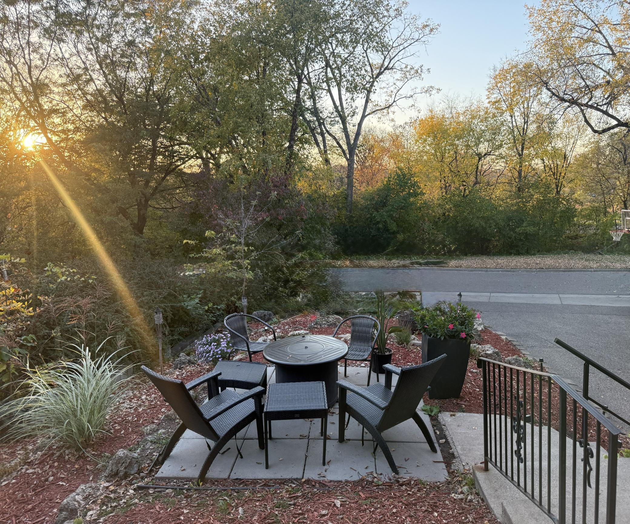 View of Residential at 1834 Glenwood Parkway, Golden Valley MN 55422, Golden Valley (4 of 39) - Mike Wilen | Minnesota Team Real Estate