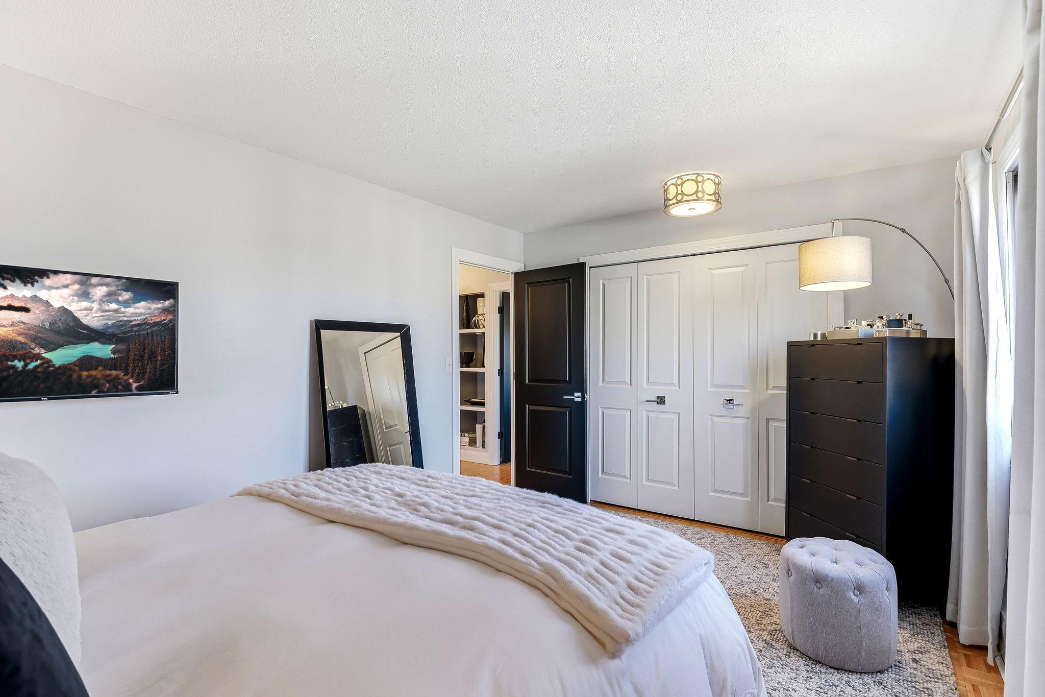 View of Residential at 410 Groveland Avenue #902, Minneapolis MN 55403, Minneapolis (16 of 41) - Mike Wilen | Minnesota Team Real Estate