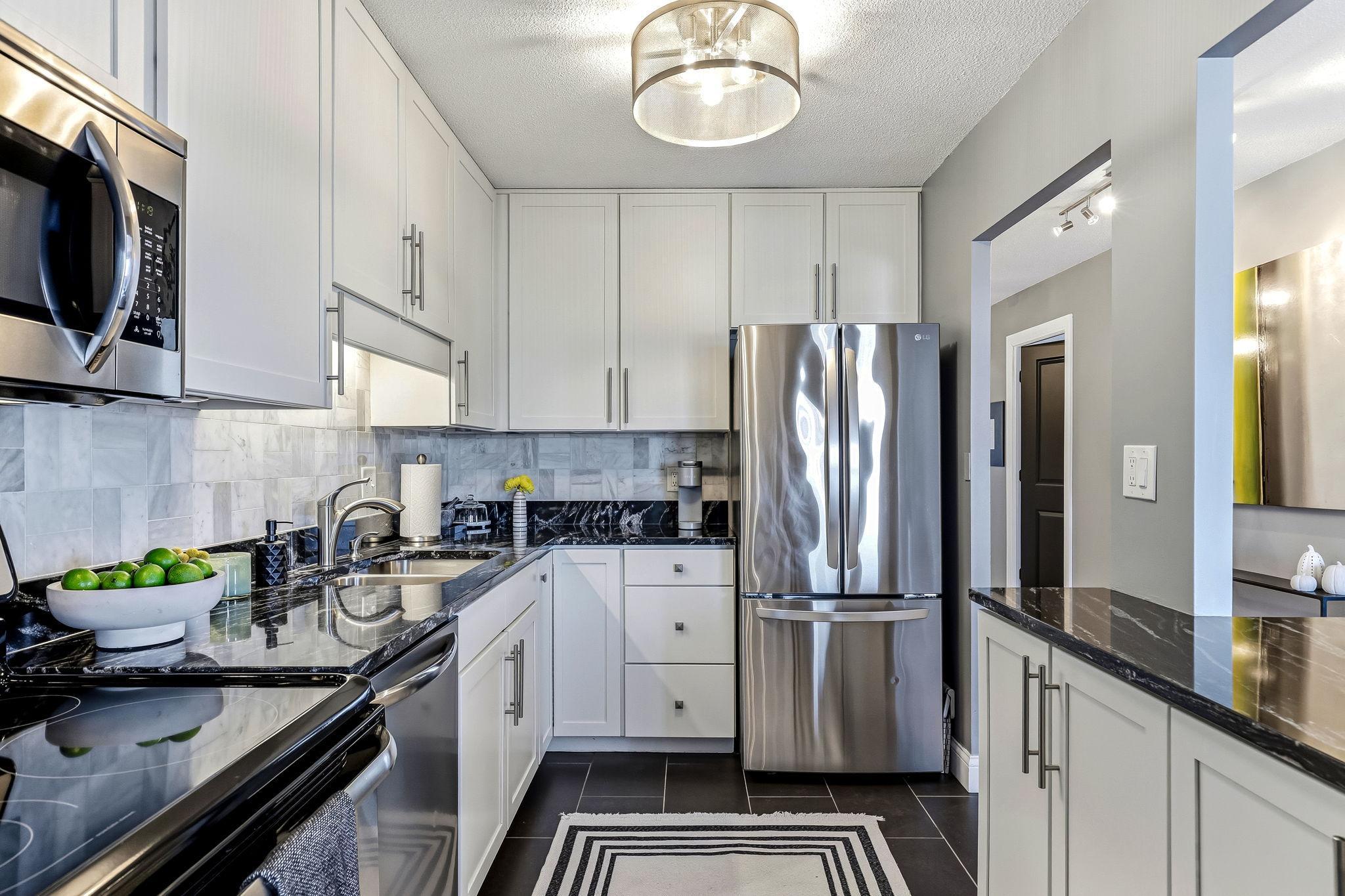 View of Residential at 410 Groveland Avenue #902, Minneapolis MN 55403, Minneapolis (6 of 41) - Mike Wilen | Minnesota Team Real Estate