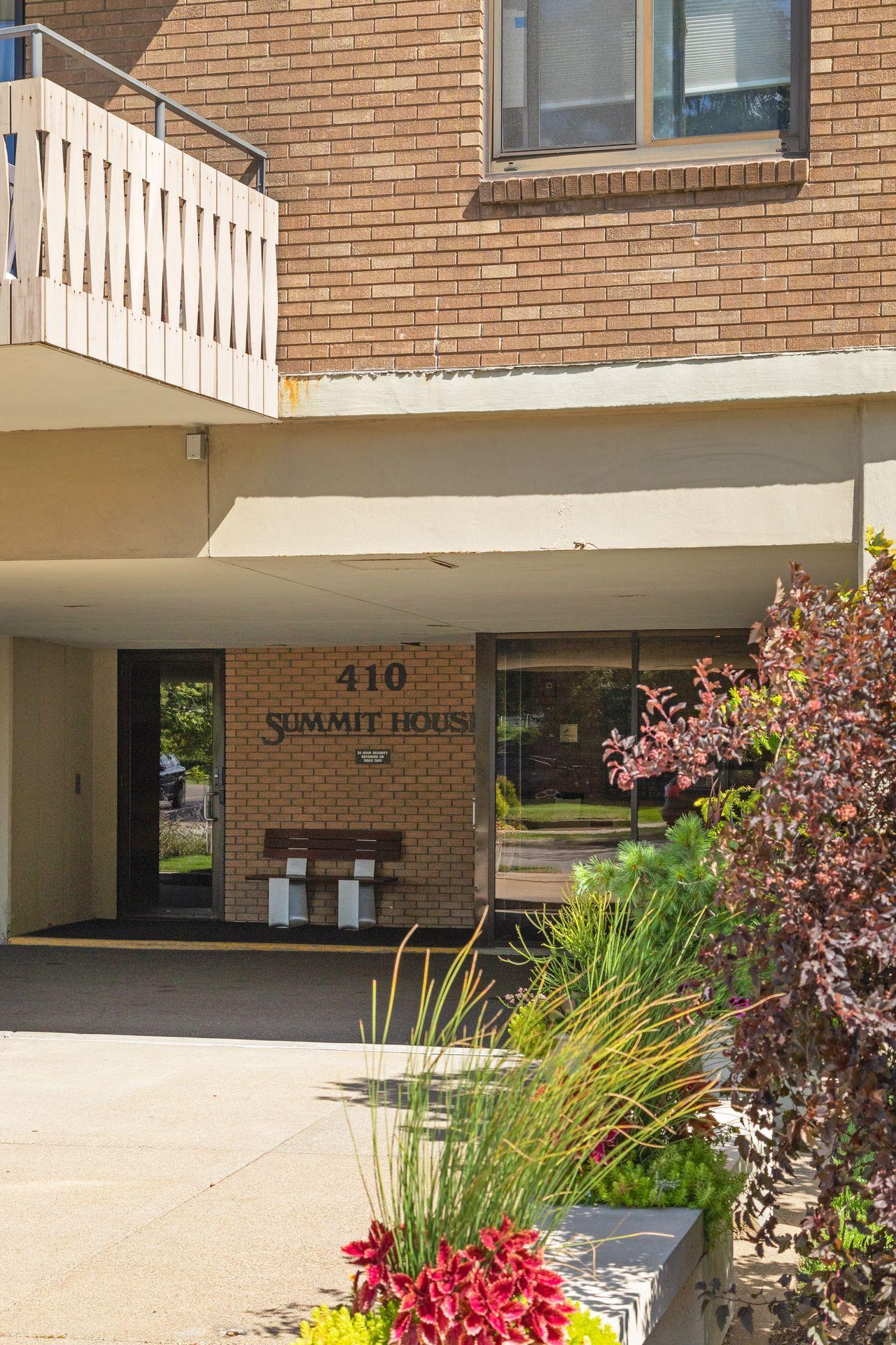 View of Residential at 410 Groveland Avenue #902, Minneapolis MN 55403, Minneapolis (22 of 41) - Mike Wilen | Minnesota Team Real Estate