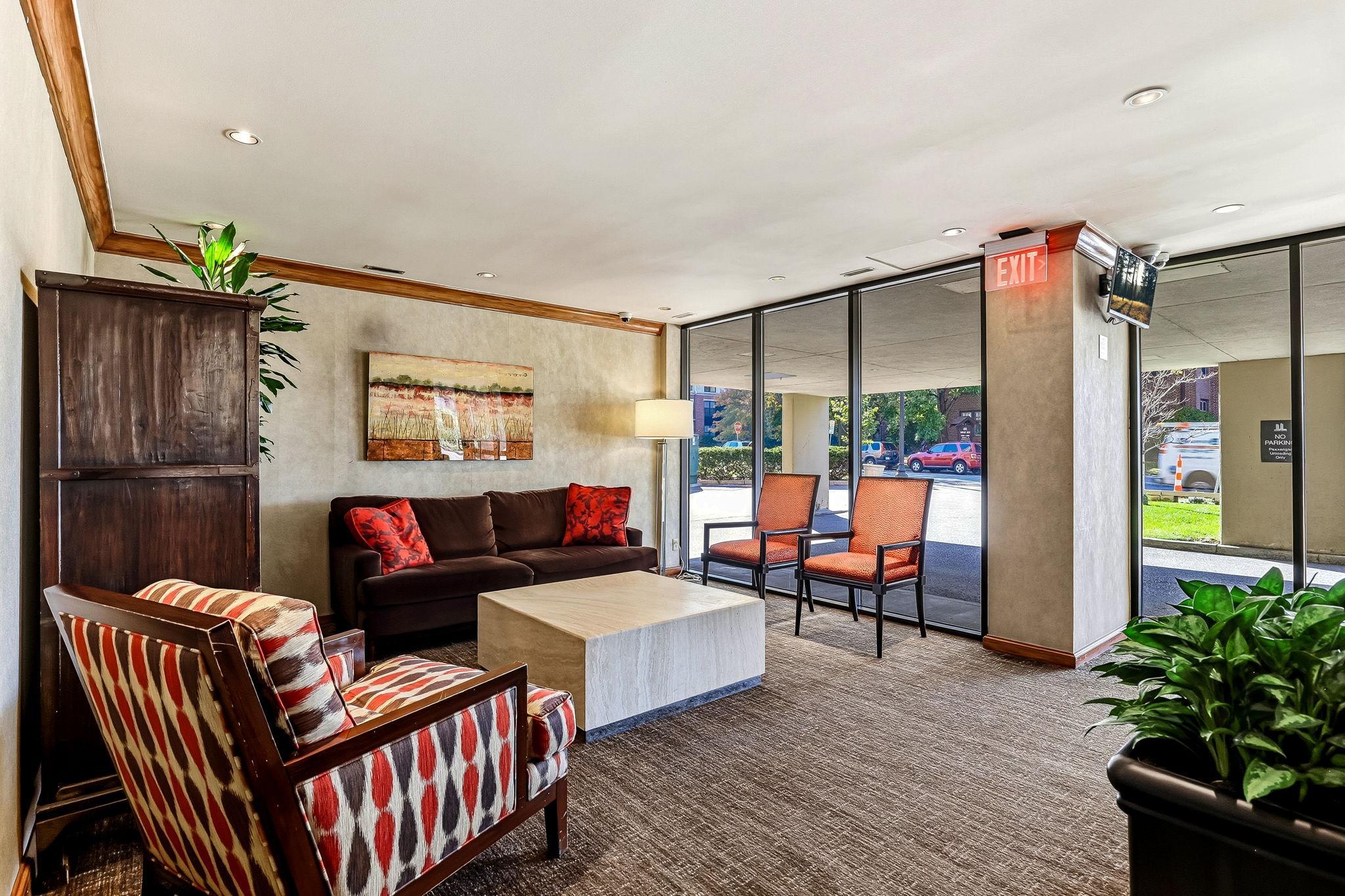 View of Residential at 410 Groveland Avenue #902, Minneapolis MN 55403, Minneapolis (34 of 41) - Mike Wilen | Minnesota Team Real Estate
