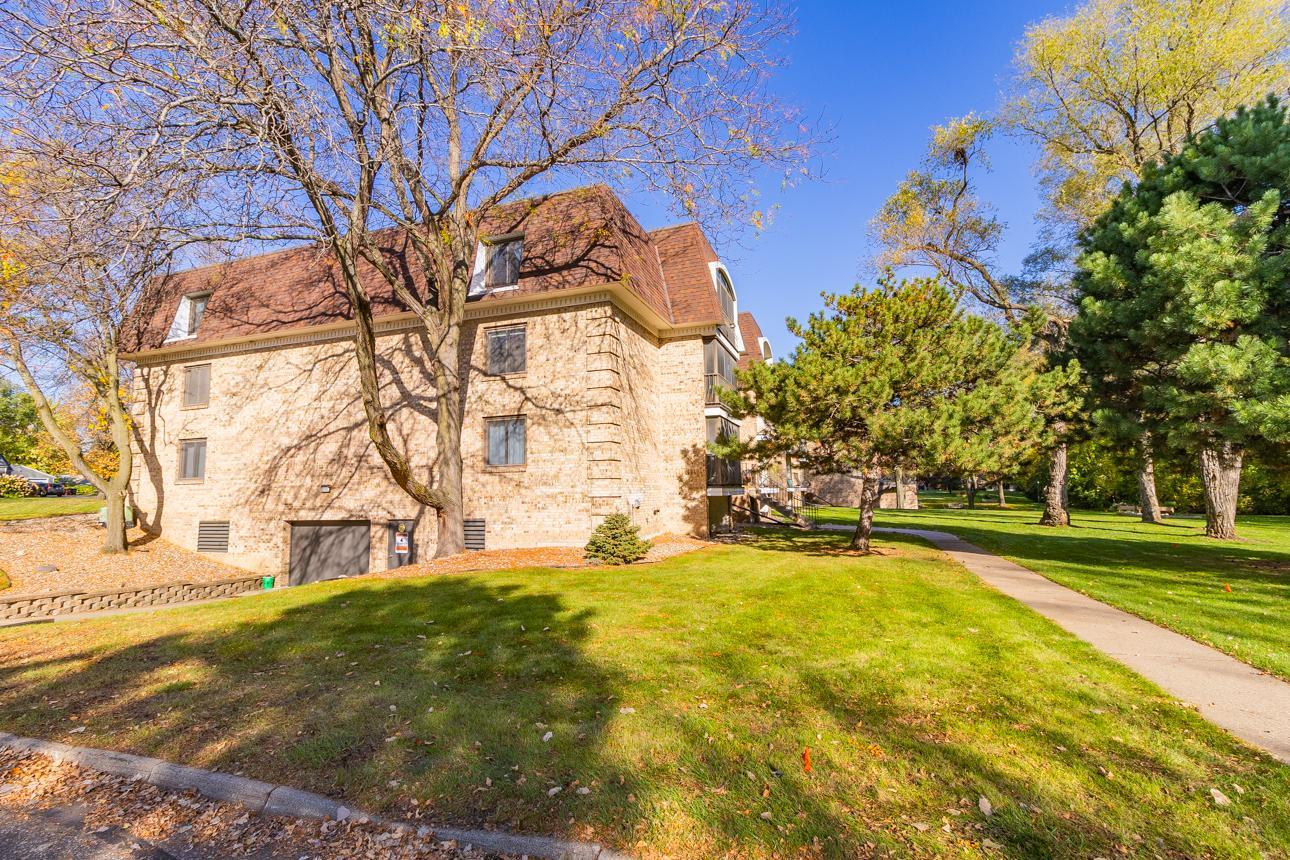 View of Residential at 1450 Bidwell Street #204, West Saint Paul MN 55118, West Saint Paul (39 of 44) - Mike Wilen | Minnesota Team Real Estate