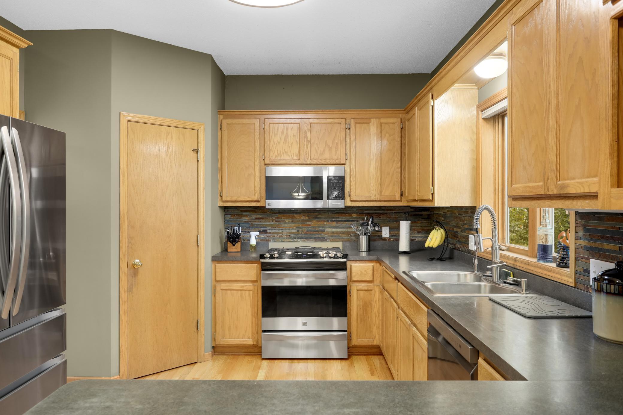 View of Residential at 5054 Edgewater Drive, Savage MN 55378, Savage (19 of 43) - Mike Wilen | Minnesota Team Real Estate
