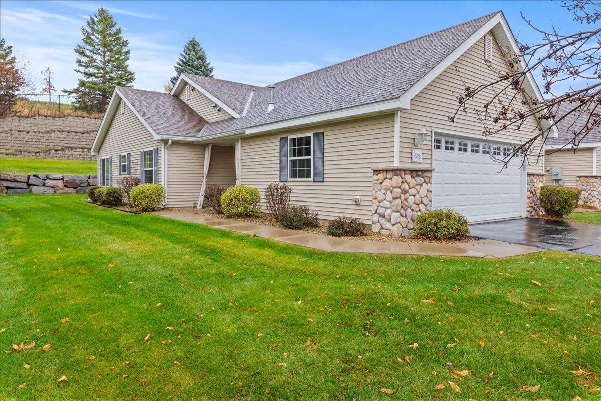 View of Townhome at 632 Bonita Circle, Delano - Mike Wilen | Minnesota Team Real Estate
