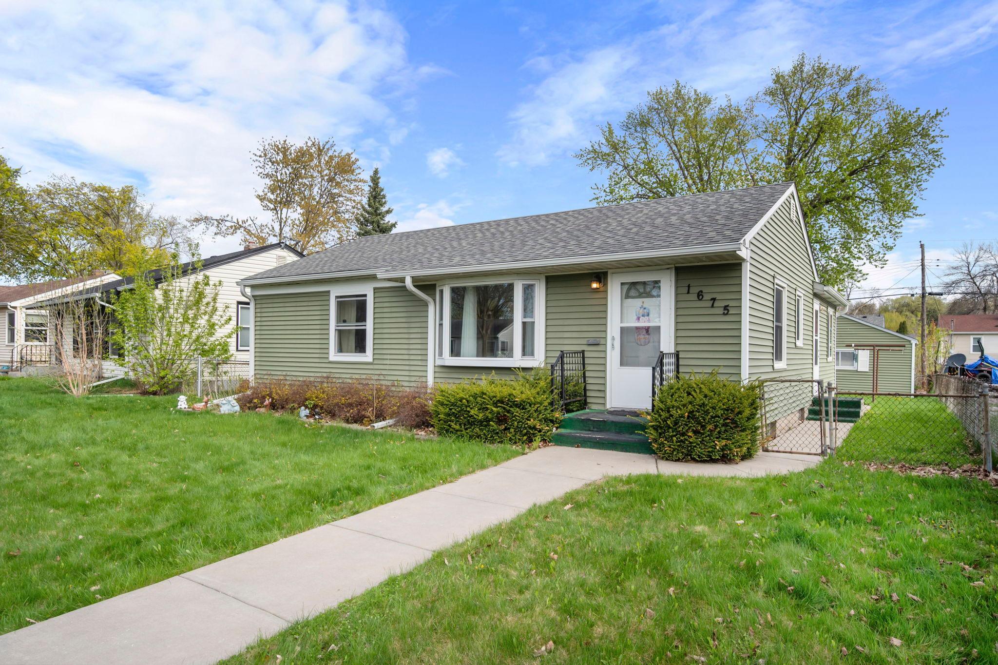 View of Residential at 1675 Iowa Avenue, Saint Paul MN 55106, Saint Paul (7 of 72) - Mike Wilen | Minnesota Team Real Estate