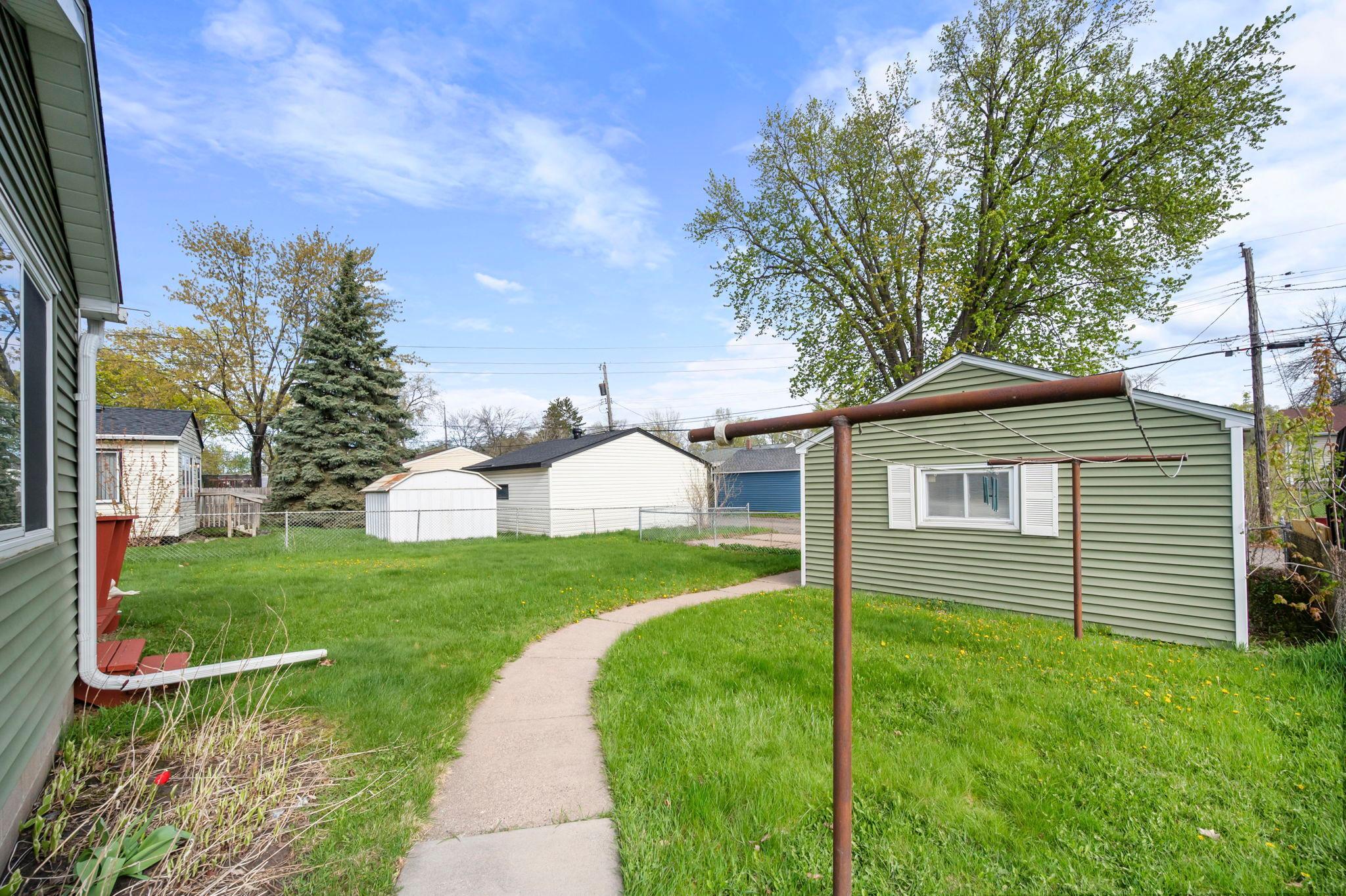View of Residential at 1675 Iowa Avenue, Saint Paul MN 55106, Saint Paul (39 of 72) - Mike Wilen | Minnesota Team Real Estate