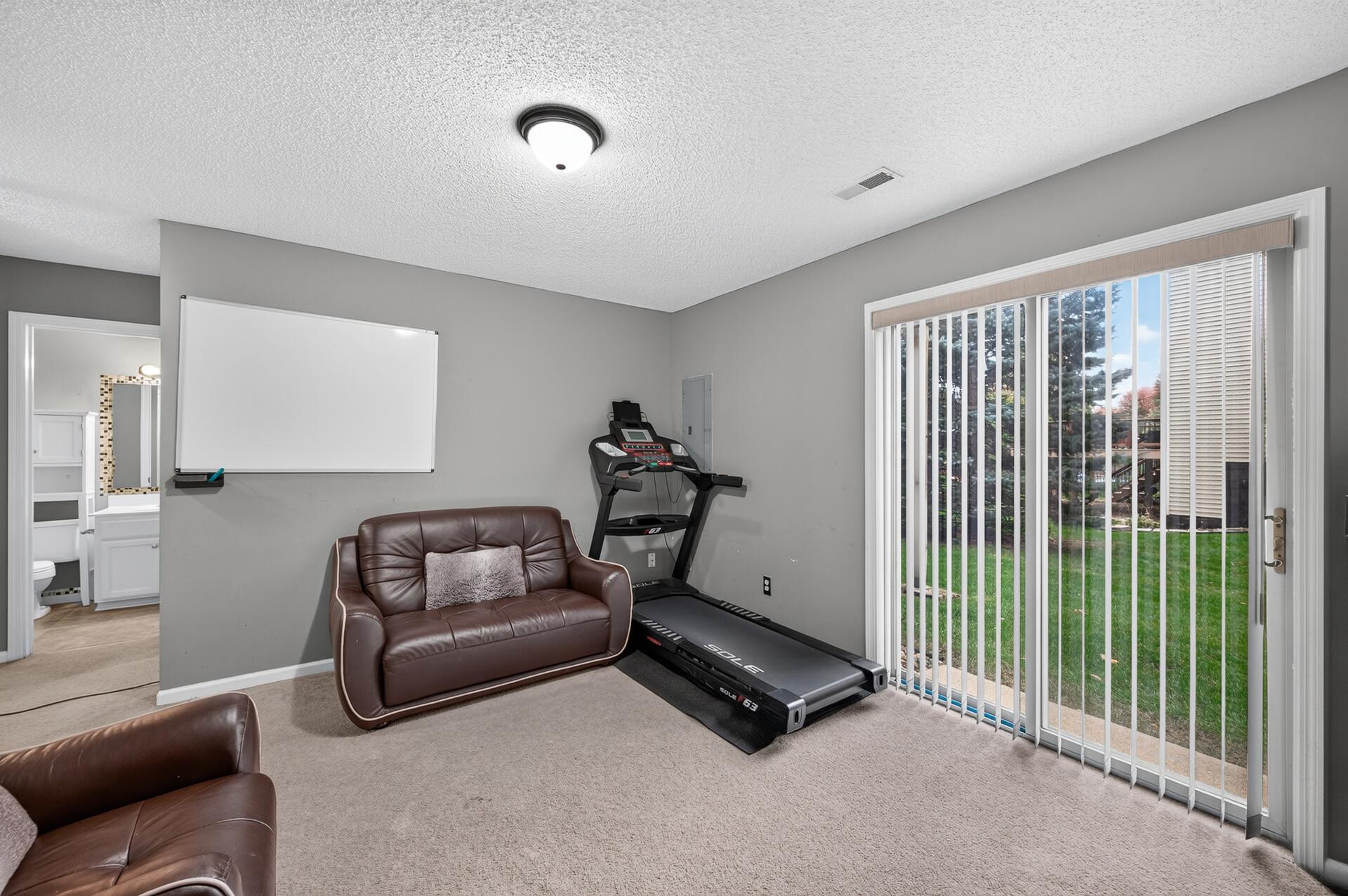 View of Residential at 1059 Drew Drive, Woodbury MN 55129, Woodbury (18 of 25) - Mike Wilen | Minnesota Team Real Estate