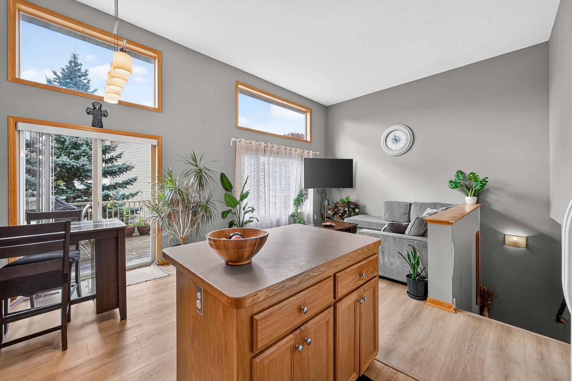 View of Residential at 1059 Drew Drive, Woodbury MN 55129, Woodbury (11 of 25) - Mike Wilen | Minnesota Team Real Estate