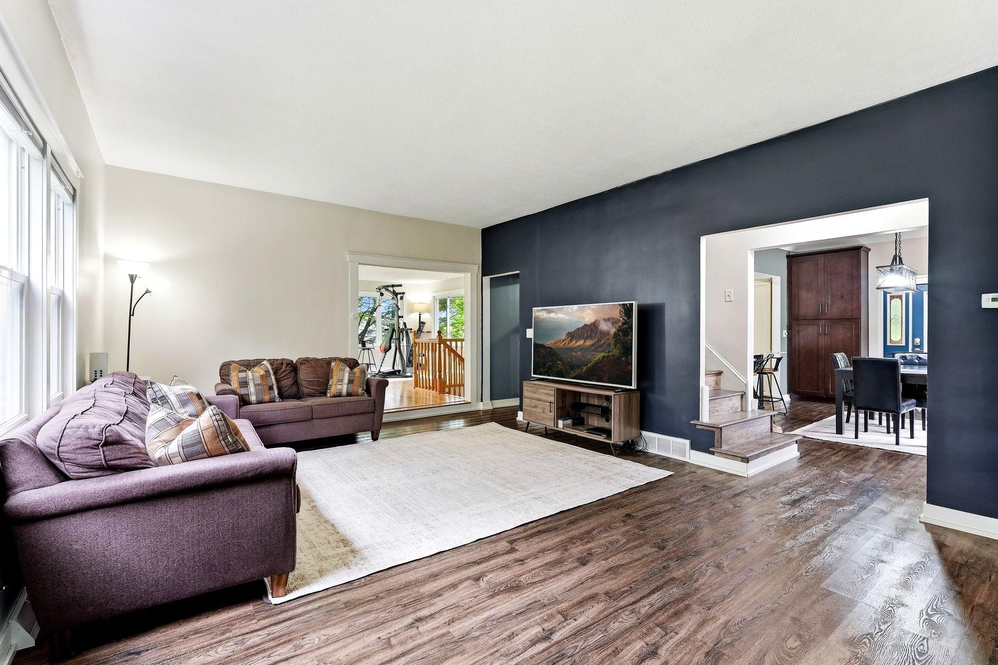 View of Residential at 817 Kenwood Lane, Maplewood MN 55117, Maplewood (8 of 33) - Mike Wilen | Minnesota Team Real Estate