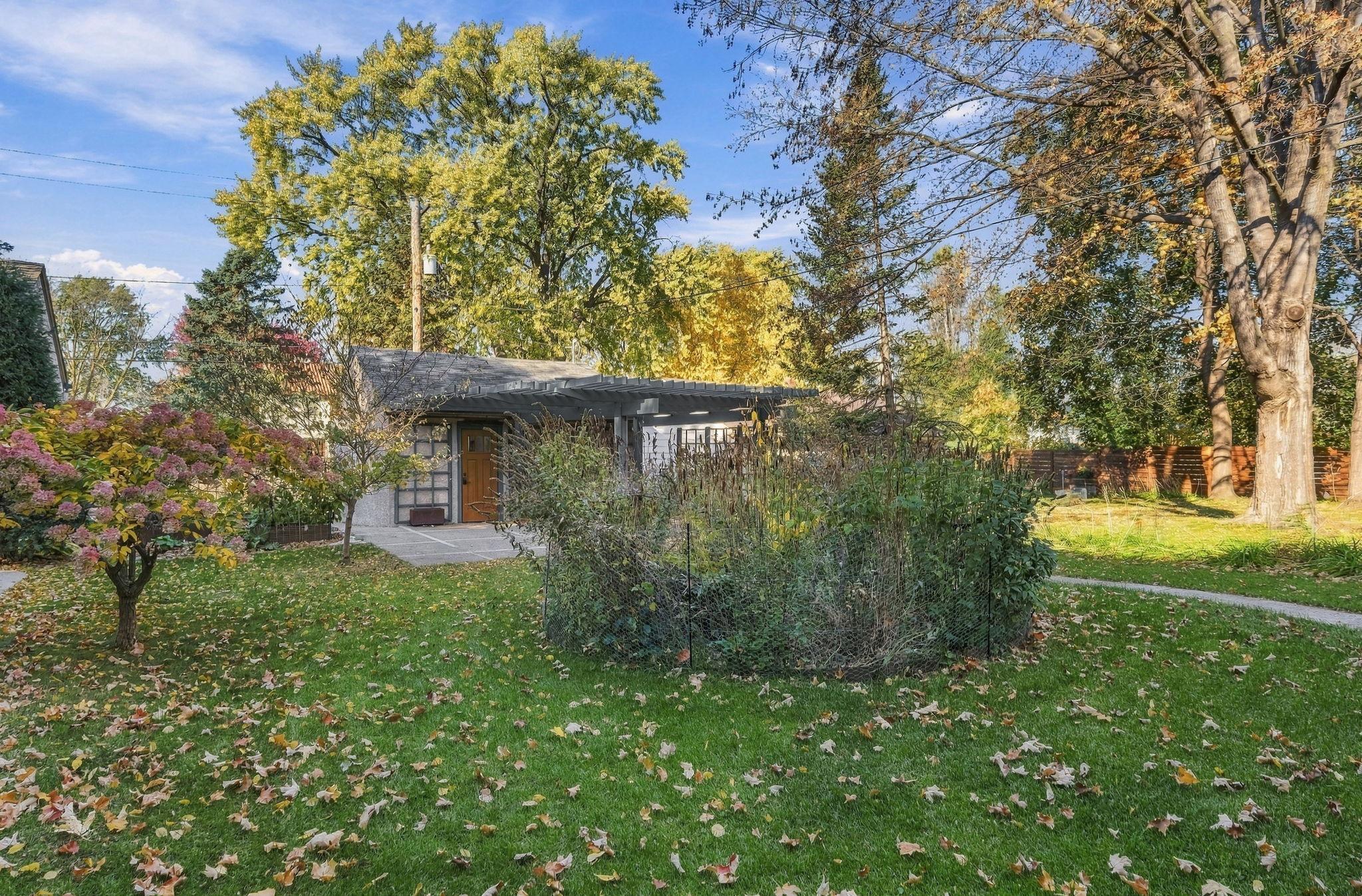 View of Residential at 377 Woodlawn Avenue, Saint Paul MN 55105, Saint Paul (33 of 38) - Mike Wilen | Minnesota Team Real Estate
