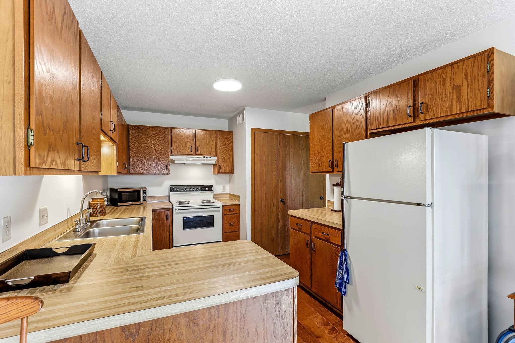 View of Residential at 15725 26th Avenue #C, Plymouth MN 55447, Plymouth (14 of 29) - Mike Wilen | Minnesota Team Real Estate