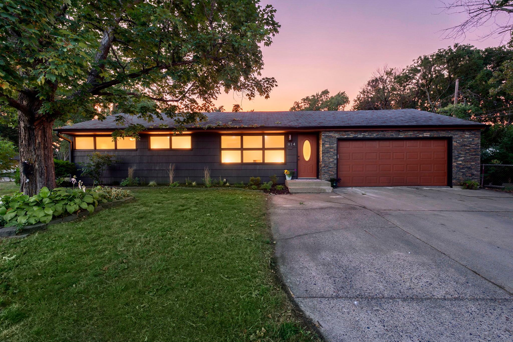 View of Single Family at 914 82nd Street, Bloomington - Mike Wilen | Minnesota Team Real Estate