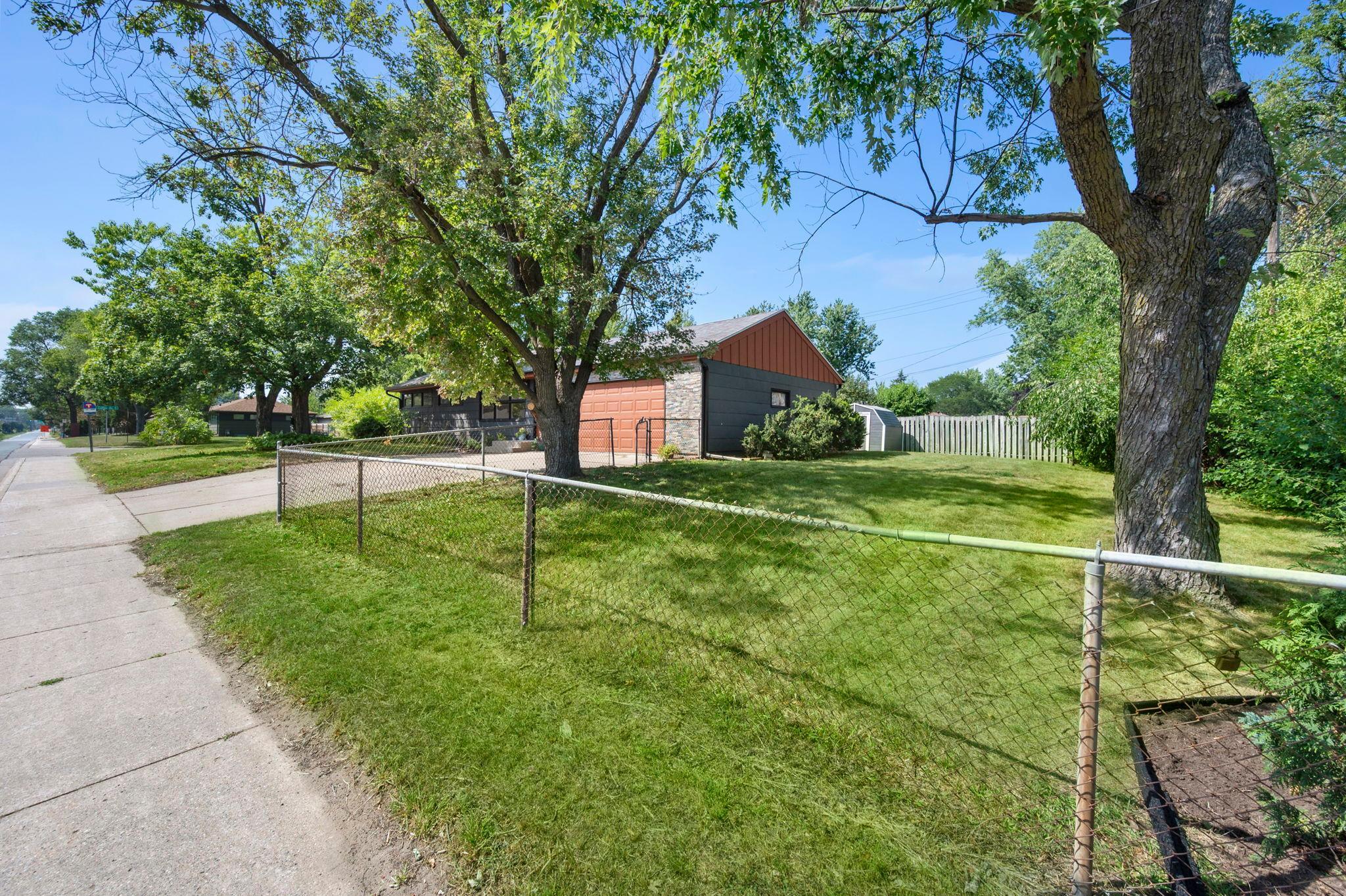View of Residential at 914 82nd Street, Bloomington MN 55420, Bloomington (65 of 73) - Mike Wilen | Minnesota Team Real Estate