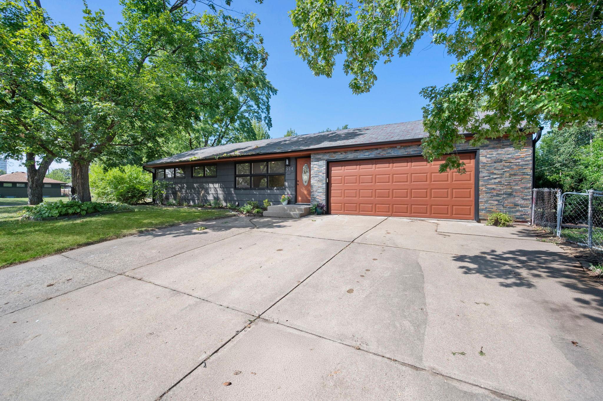 View of Residential at 914 82nd Street, Bloomington MN 55420, Bloomington (2 of 73) - Mike Wilen | Minnesota Team Real Estate