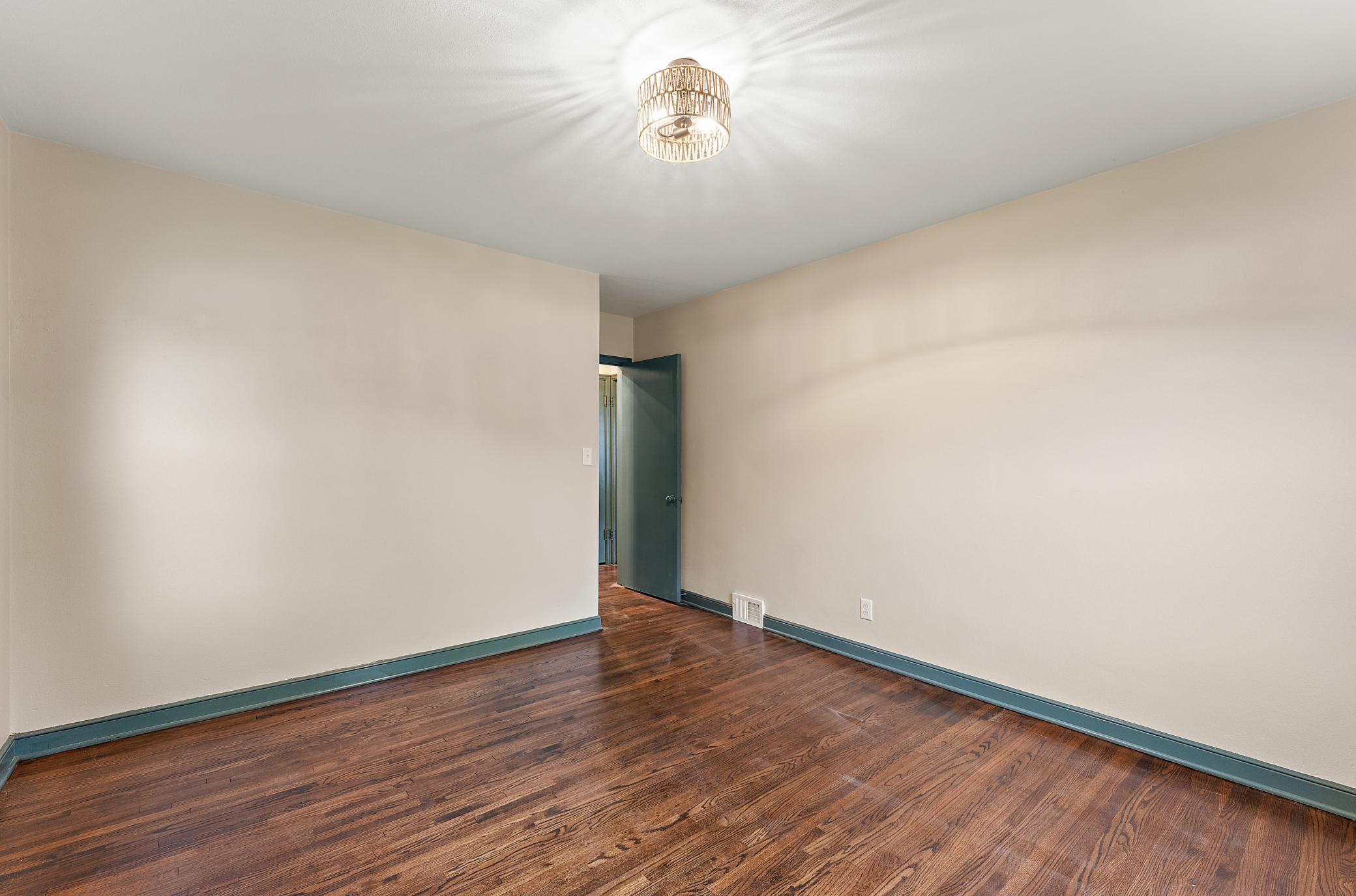 View of Residential at 940 Grandview Avenue, Roseville MN 55113, Roseville (11 of 23) - Mike Wilen | Minnesota Team Real Estate