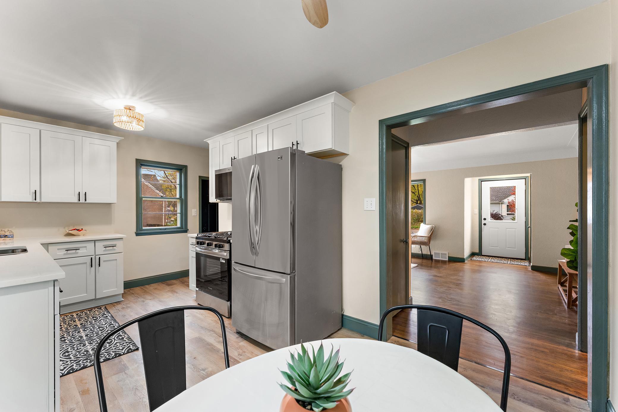 View of Residential at 940 Grandview Avenue, Roseville MN 55113, Roseville (6 of 23) - Mike Wilen | Minnesota Team Real Estate