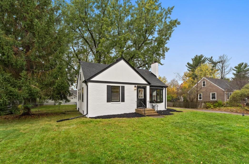 View of Residential at 940 Grandview Avenue, Roseville MN 55113, Roseville (20 of 23) - Mike Wilen | Minnesota Team Real Estate