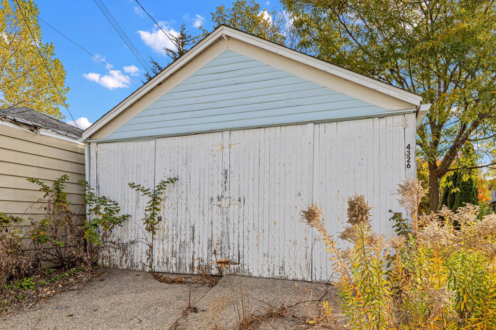 View of Residential at 4326 Pleasant Avenue, Minneapolis MN 55409, Minneapolis (32 of 40) - Mike Wilen | Minnesota Team Real Estate