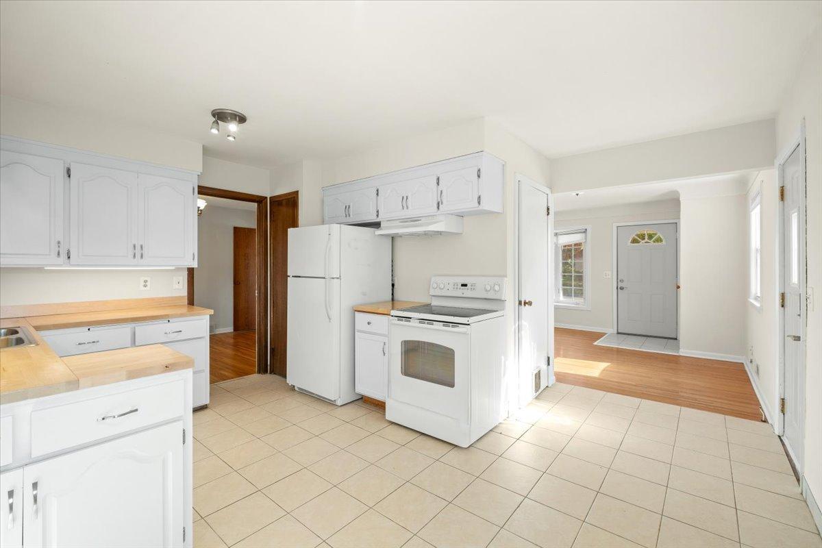 View of Residential at 4126 Cleveland Street, Columbia Heights MN 55421, Columbia Heights (8 of 31) - Mike Wilen | Minnesota Team Real Estate