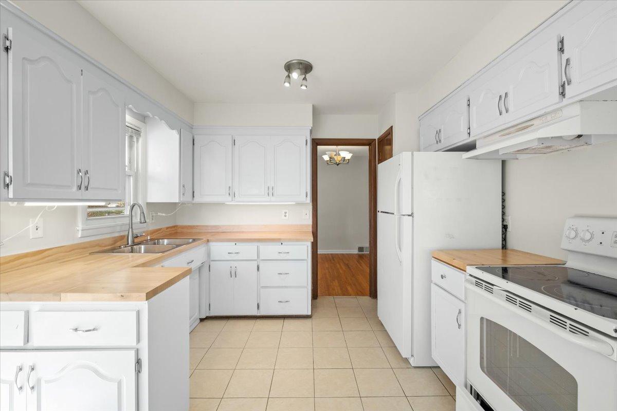 View of Residential at 4126 Cleveland Street, Columbia Heights MN 55421, Columbia Heights (9 of 31) - Mike Wilen | Minnesota Team Real Estate