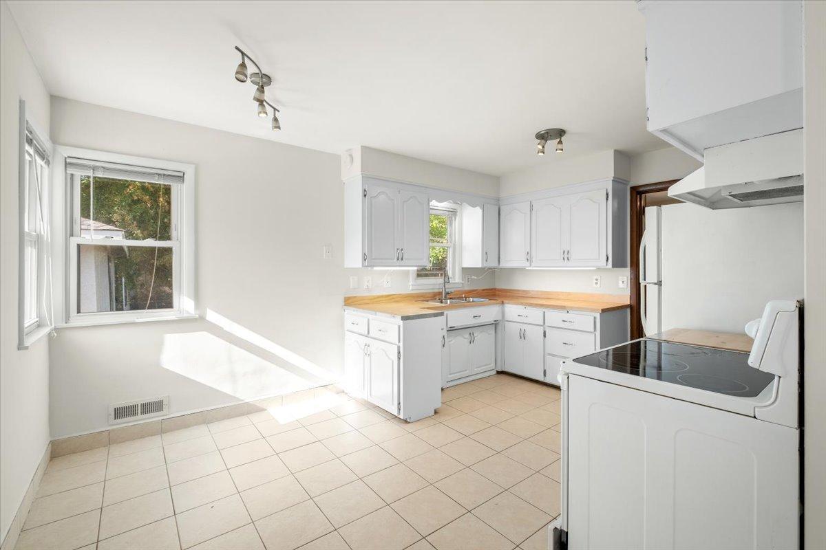 View of Residential at 4126 Cleveland Street, Columbia Heights MN 55421, Columbia Heights (7 of 31) - Mike Wilen | Minnesota Team Real Estate