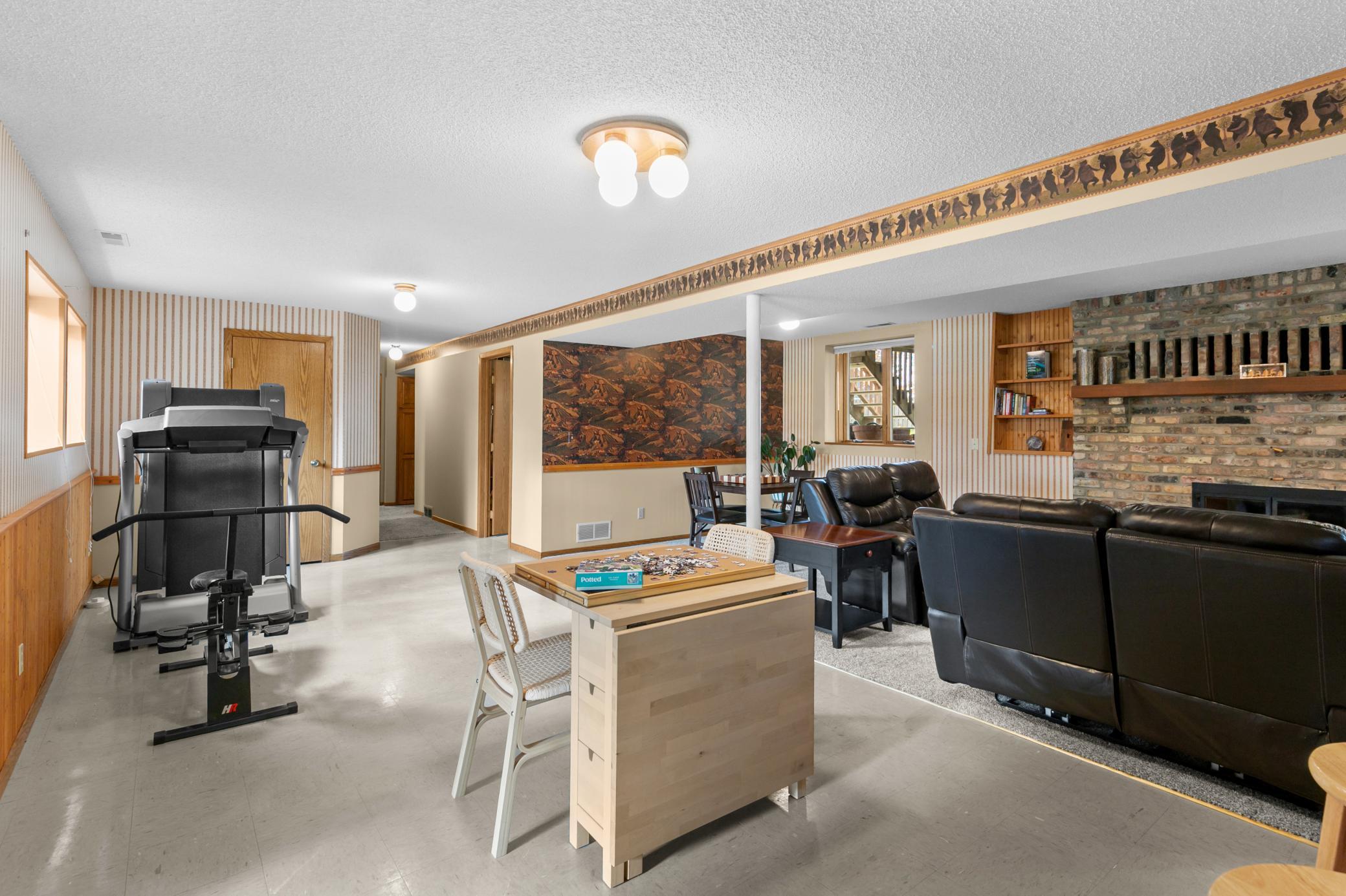 View of Residential at 555 Oak Drive, Vadnais Heights MN 55127, Vadnais Heights (37 of 47) - Mike Wilen | Minnesota Team Real Estate