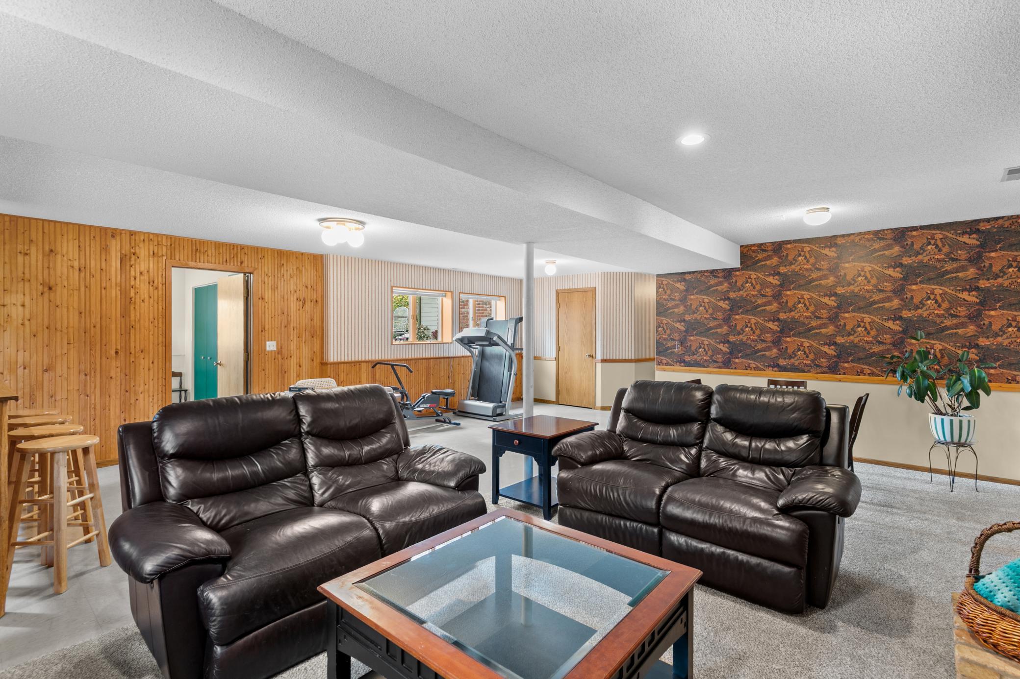 View of Residential at 555 Oak Drive, Vadnais Heights MN 55127, Vadnais Heights (38 of 47) - Mike Wilen | Minnesota Team Real Estate