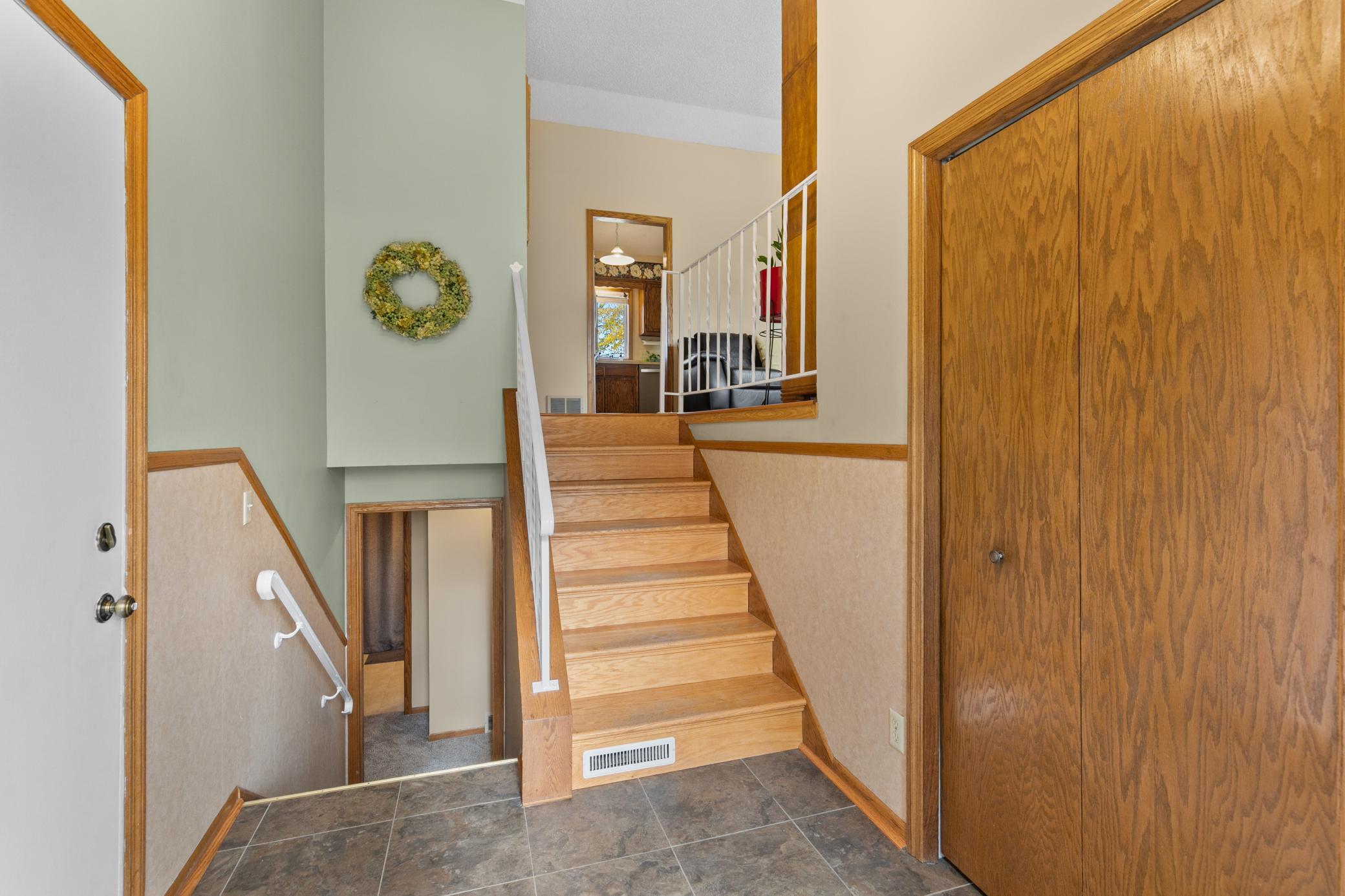 View of Residential at 555 Oak Drive, Vadnais Heights MN 55127, Vadnais Heights (33 of 47) - Mike Wilen | Minnesota Team Real Estate