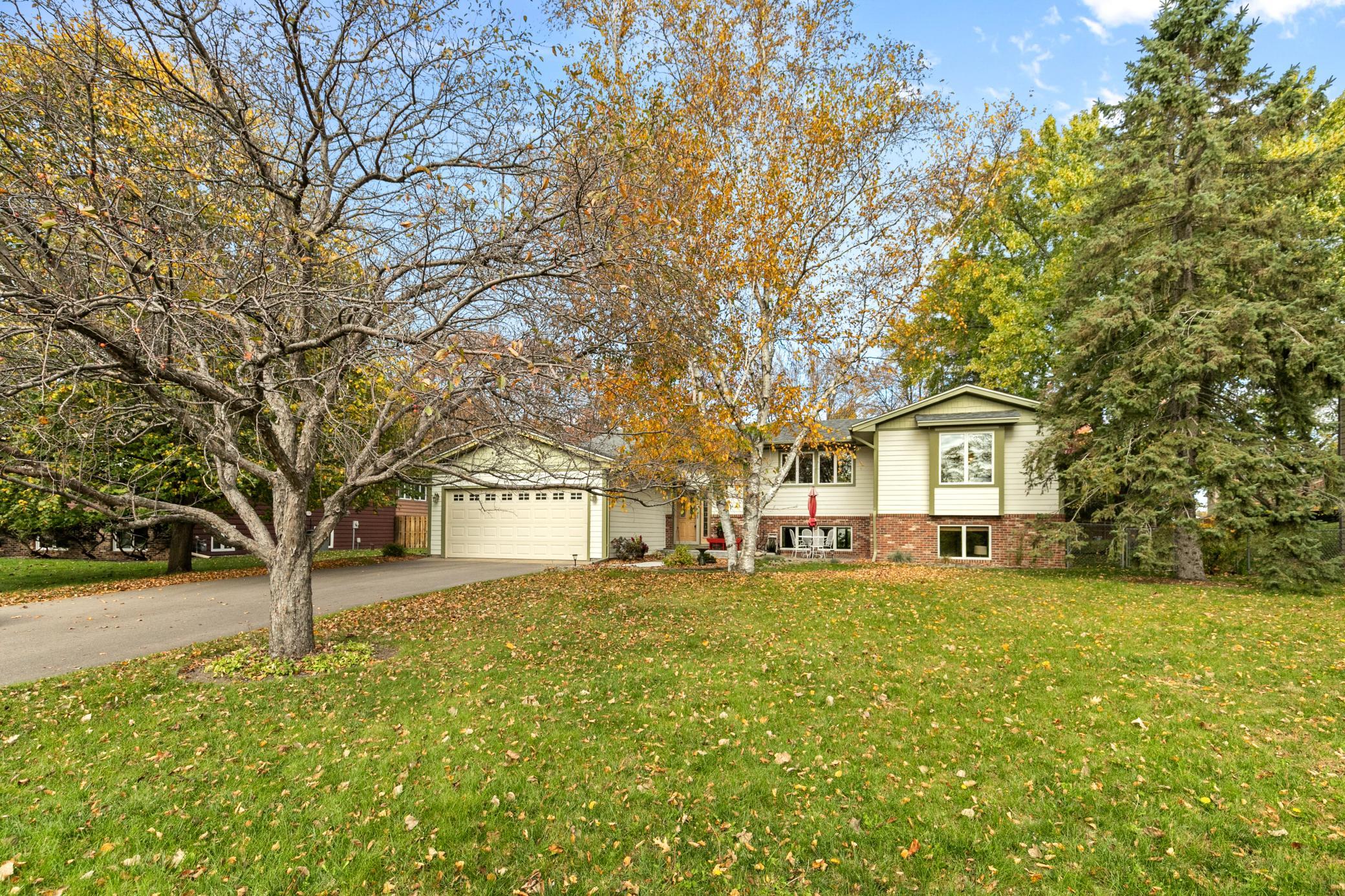 View of Residential at 555 Oak Drive, Vadnais Heights MN 55127, Vadnais Heights (9 of 47) - Mike Wilen | Minnesota Team Real Estate