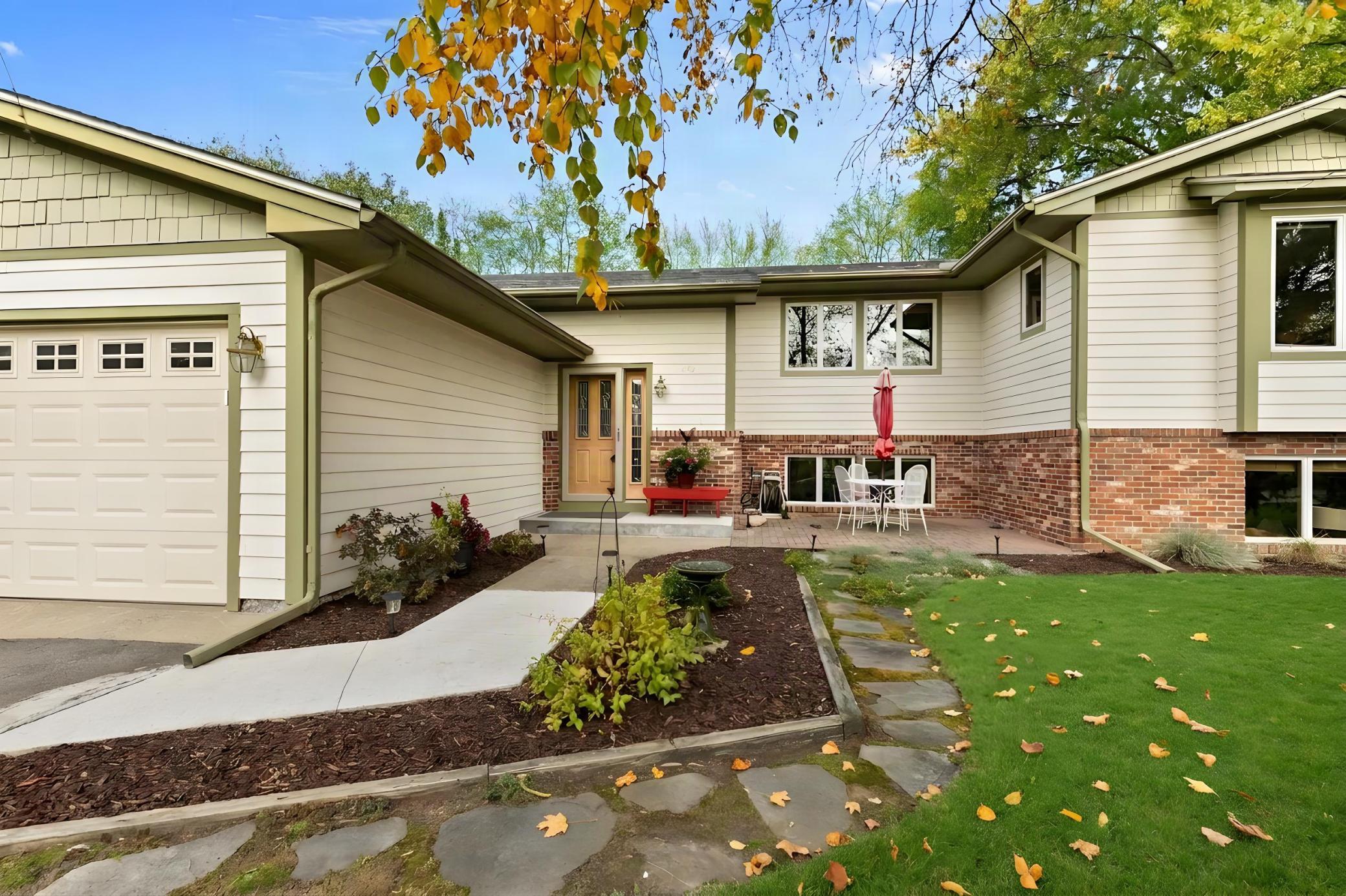 View of Residential at 555 Oak Drive, Vadnais Heights MN 55127, Vadnais Heights (8 of 68) - Mike Wilen | Minnesota Team Real Estate