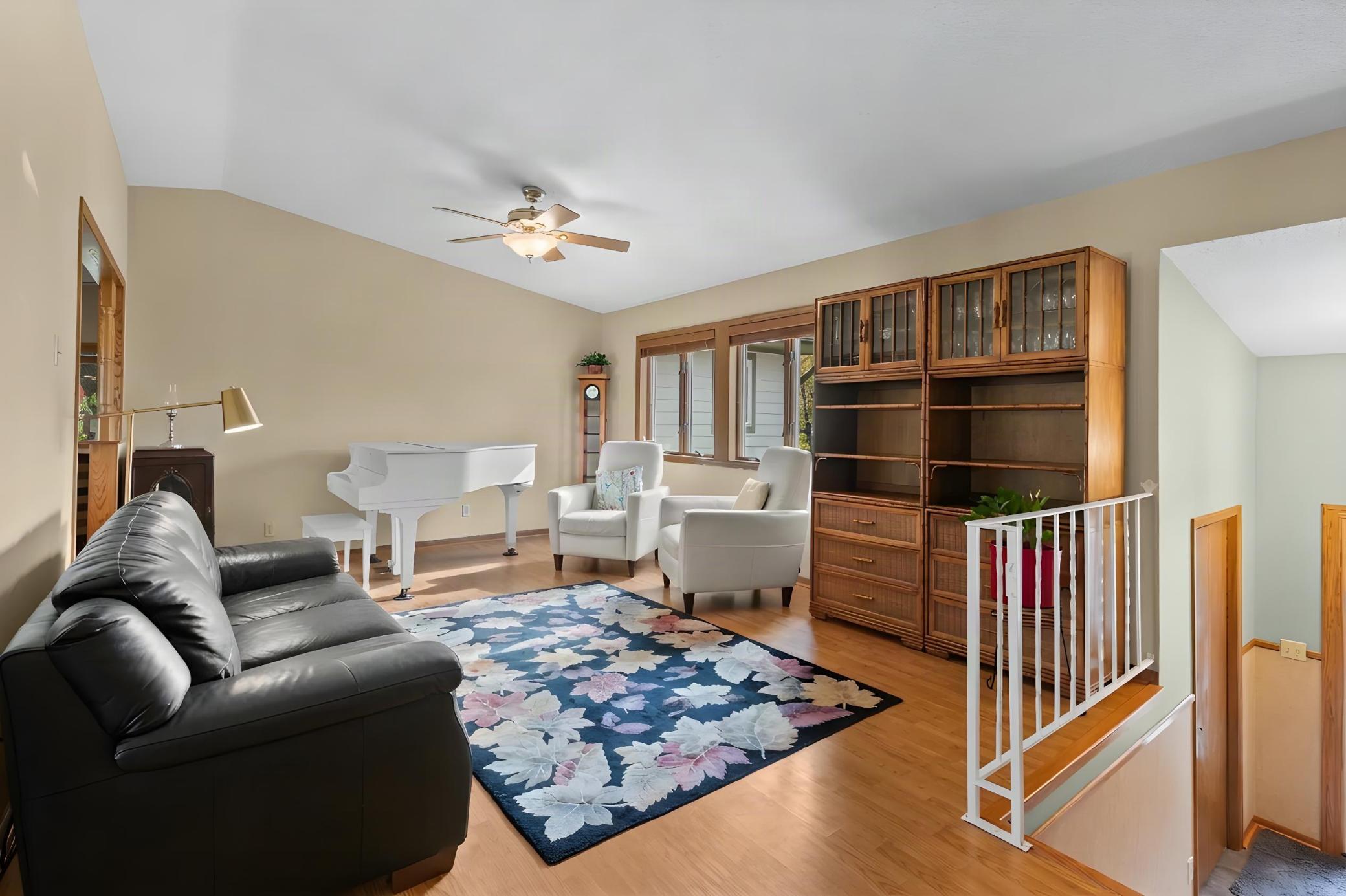 View of Residential at 555 Oak Drive, Vadnais Heights MN 55127, Vadnais Heights (28 of 68) - Mike Wilen | Minnesota Team Real Estate