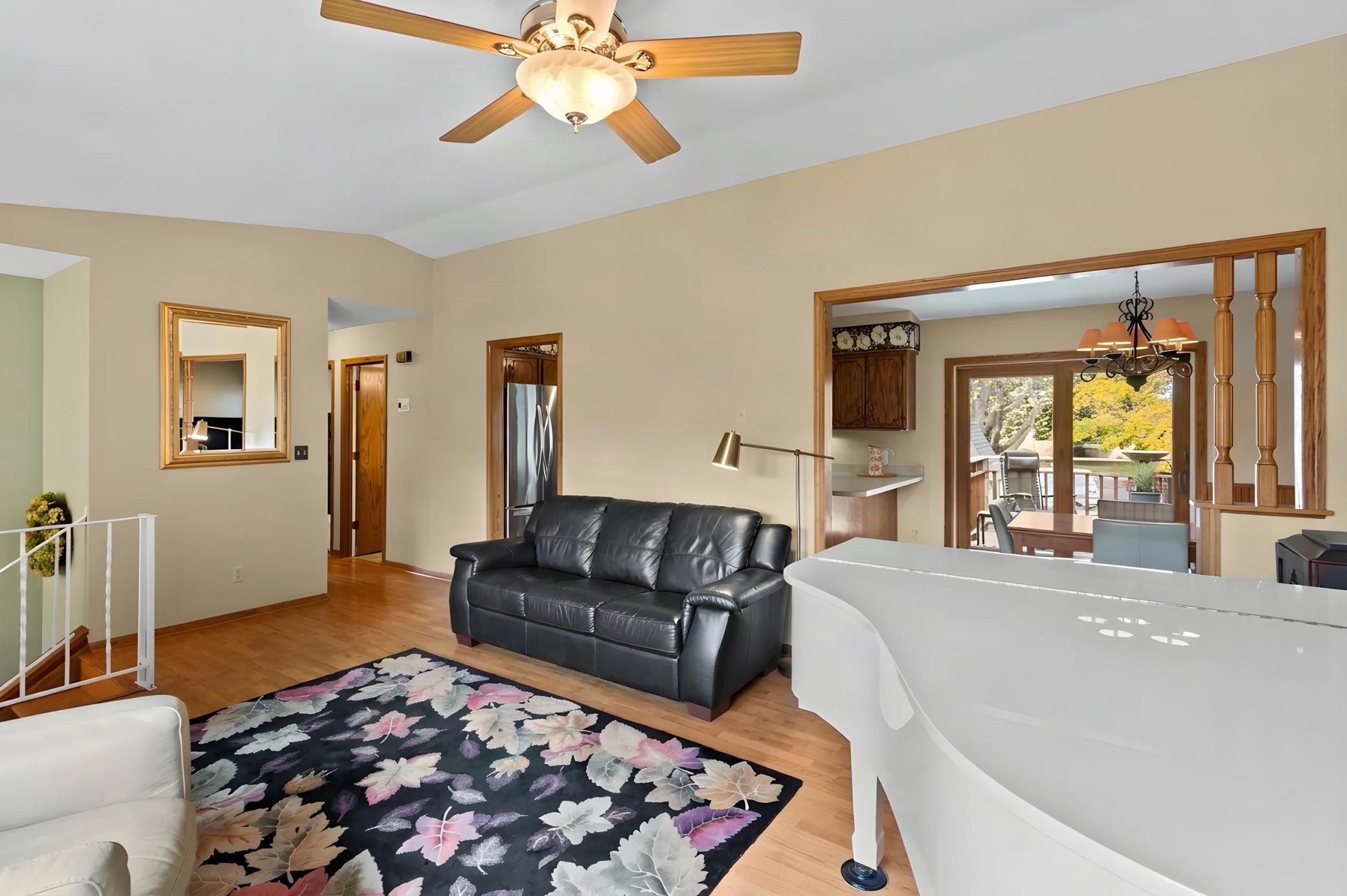 View of Residential at 555 Oak Drive, Vadnais Heights MN 55127, Vadnais Heights (32 of 68) - Mike Wilen | Minnesota Team Real Estate