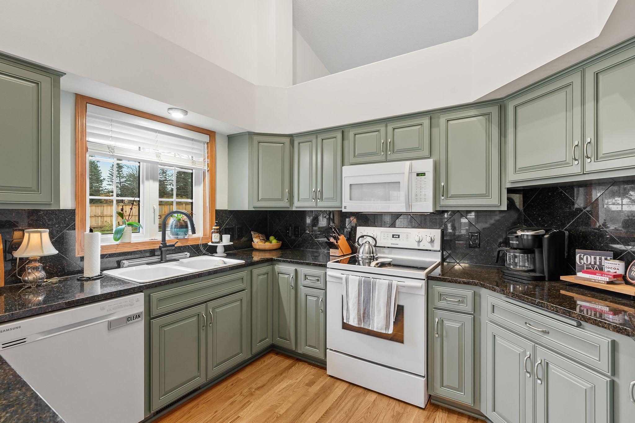 View of Residential at 17568 Frondell Court, Eden Prairie MN 55347, Eden Prairie (22 of 74) - Mike Wilen | Minnesota Team Real Estate