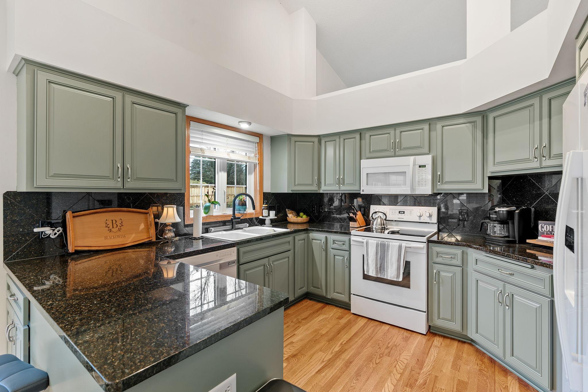View of Residential at 17568 Frondell Court, Eden Prairie MN 55347, Eden Prairie (21 of 74) - Mike Wilen | Minnesota Team Real Estate