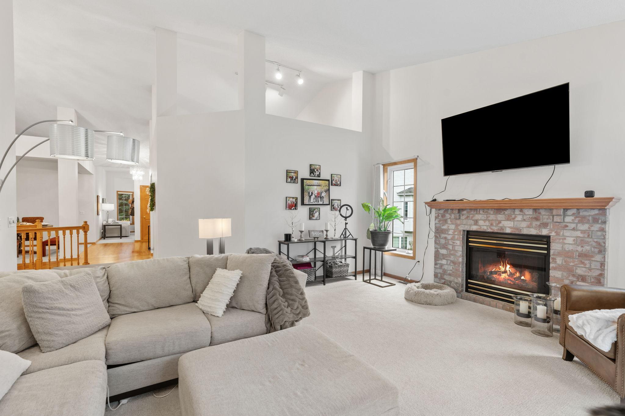 View of Residential at 17568 Frondell Court, Eden Prairie MN 55347, Eden Prairie (11 of 74) - Mike Wilen | Minnesota Team Real Estate
