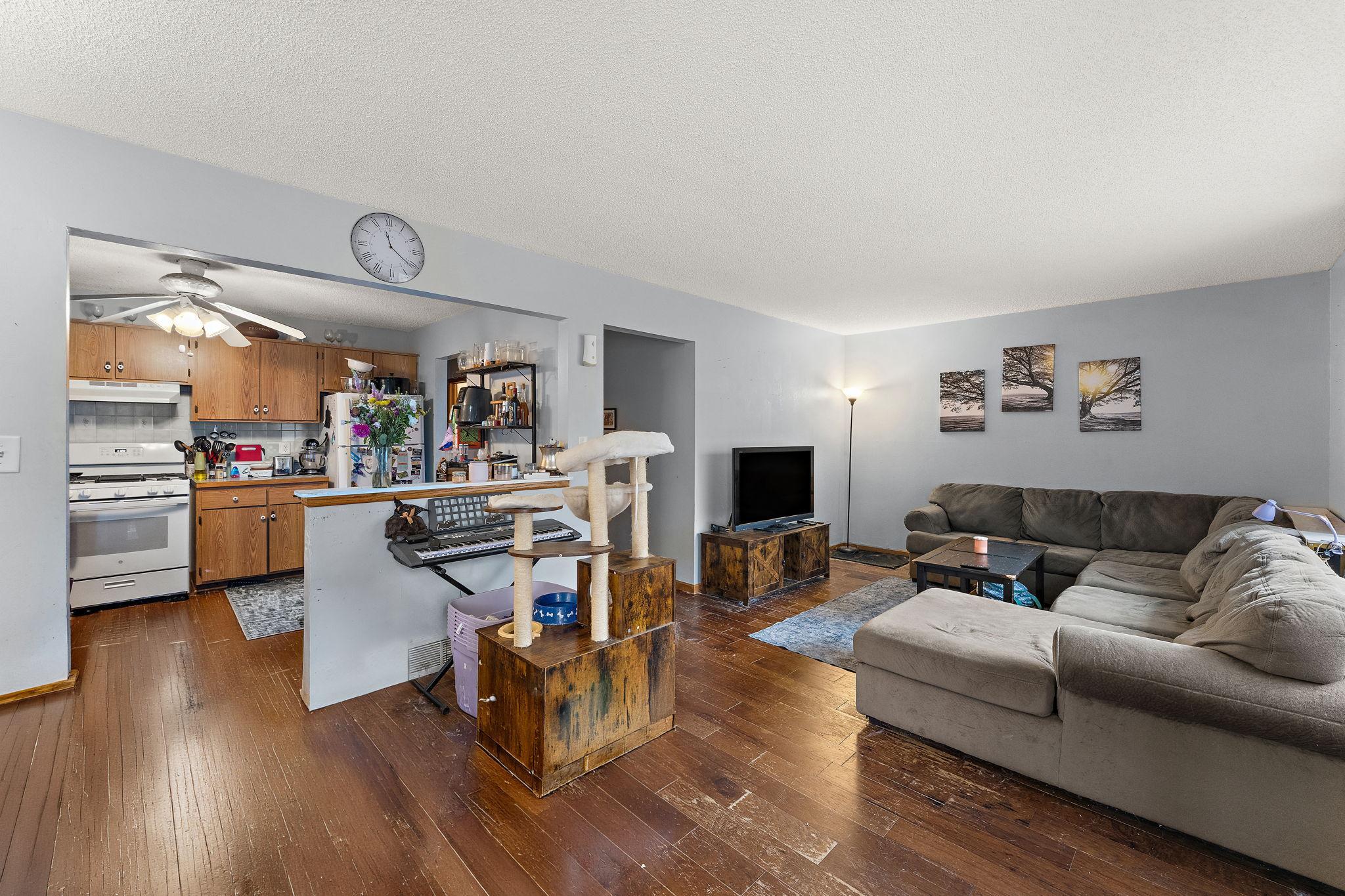 View of Residential at 828 Deppe Street, West Saint Paul MN 55118, West Saint Paul (5 of 27) - Mike Wilen | Minnesota Team Real Estate