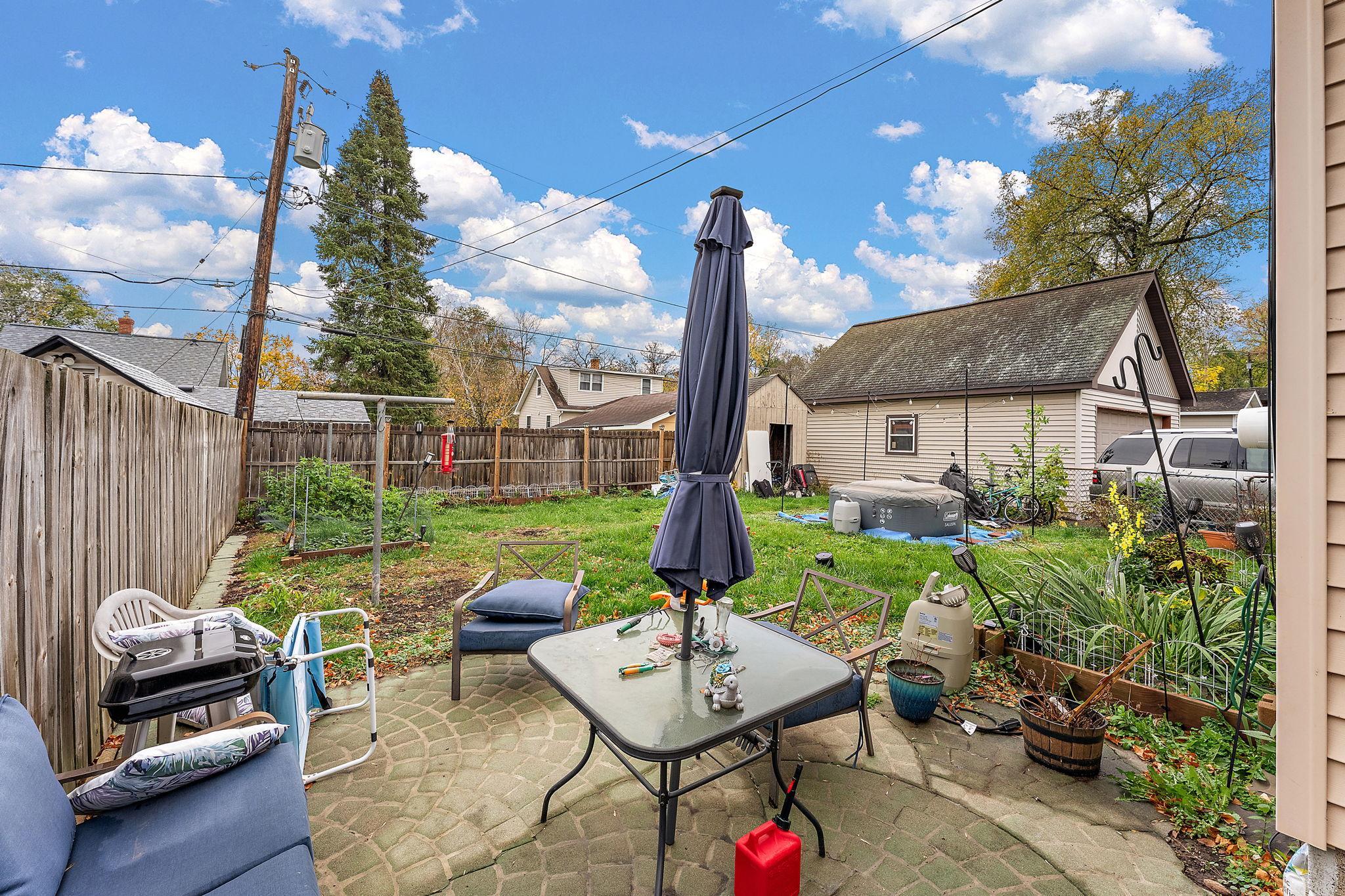View of Residential at 828 Deppe Street, West Saint Paul MN 55118, West Saint Paul (23 of 27) - Mike Wilen | Minnesota Team Real Estate