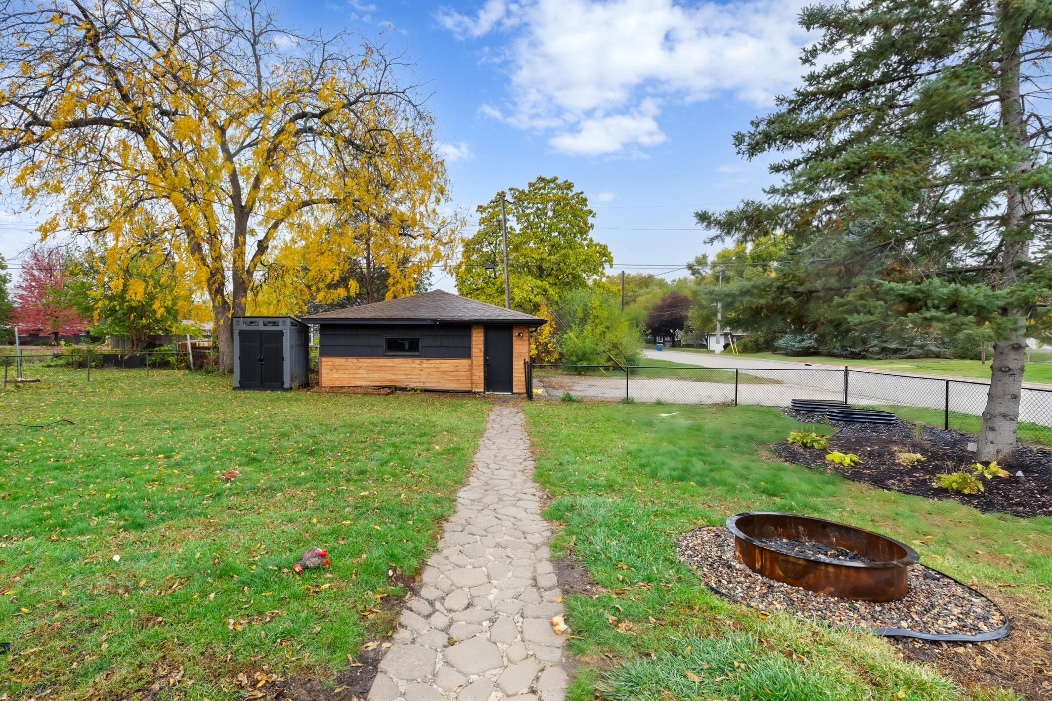 View of Residential at 10000 Colfax Avenue, Bloomington MN 55431, Bloomington (20 of 28) - Mike Wilen | Minnesota Team Real Estate