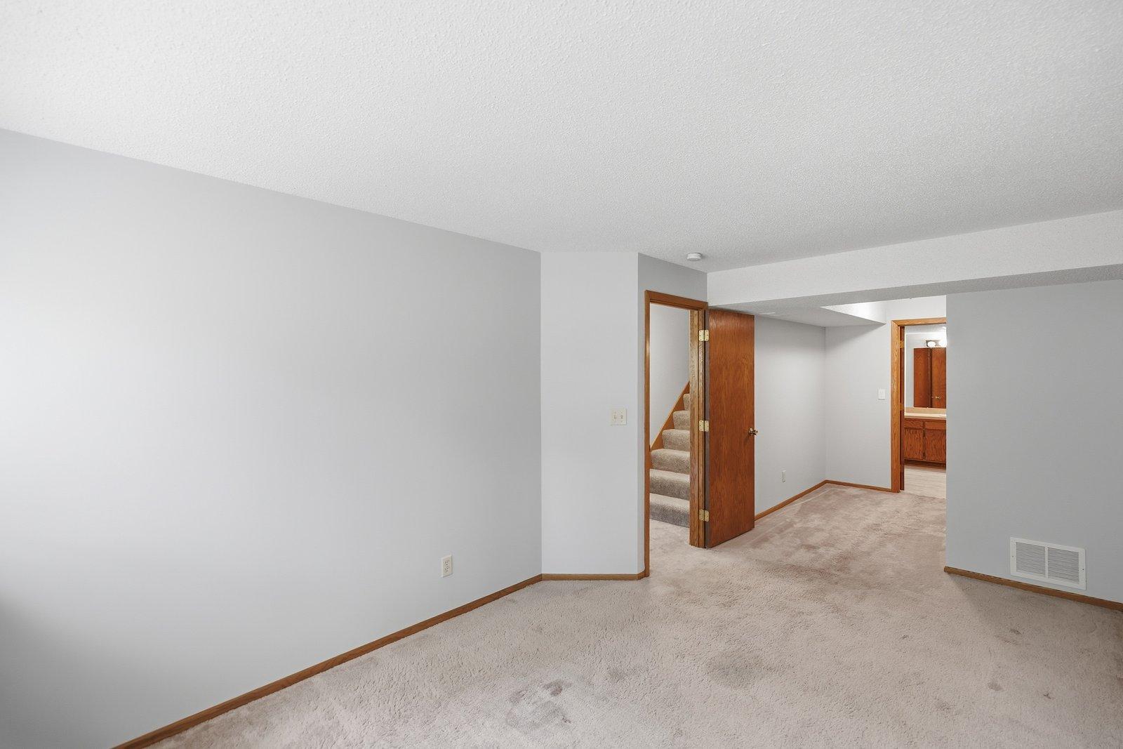 View of Residential at 11061 Hyland Terrace, Eden Prairie MN 55344, Eden Prairie (34 of 50) - Mike Wilen | Minnesota Team Real Estate