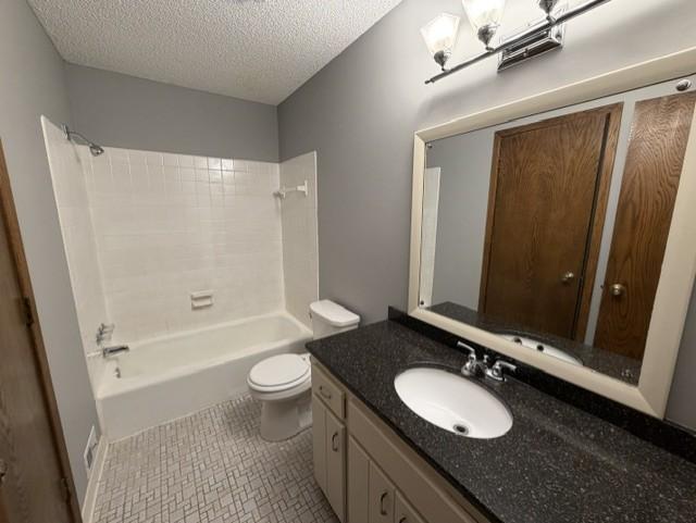 View of Residential at 8422 Toledo Avenue, Brooklyn Park MN 55443, Brooklyn Park (14 of 39) - Mike Wilen | Minnesota Team Real Estate
