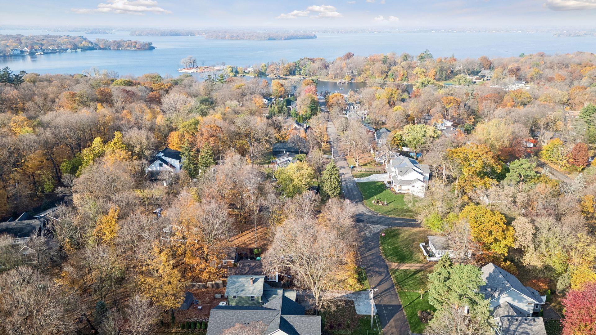 View of Residential at 19045 Lake Avenue, Wayzata MN 55391, Wayzata (8 of 69) - Mike Wilen | Minnesota Team Real Estate