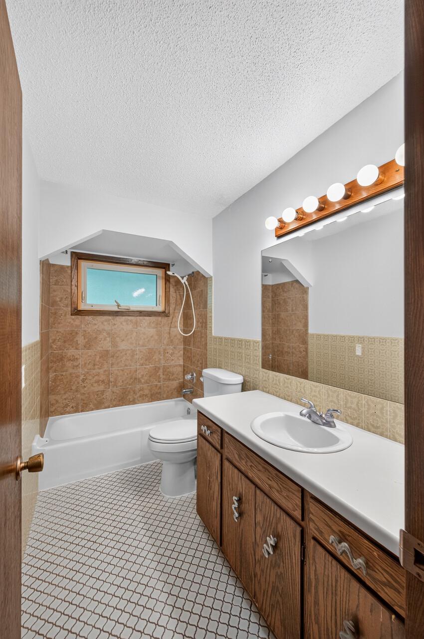 View of Residential at 2187 Springside Drive, Saint Paul MN 55119, Saint Paul (15 of 64) - Mike Wilen | Minnesota Team Real Estate
