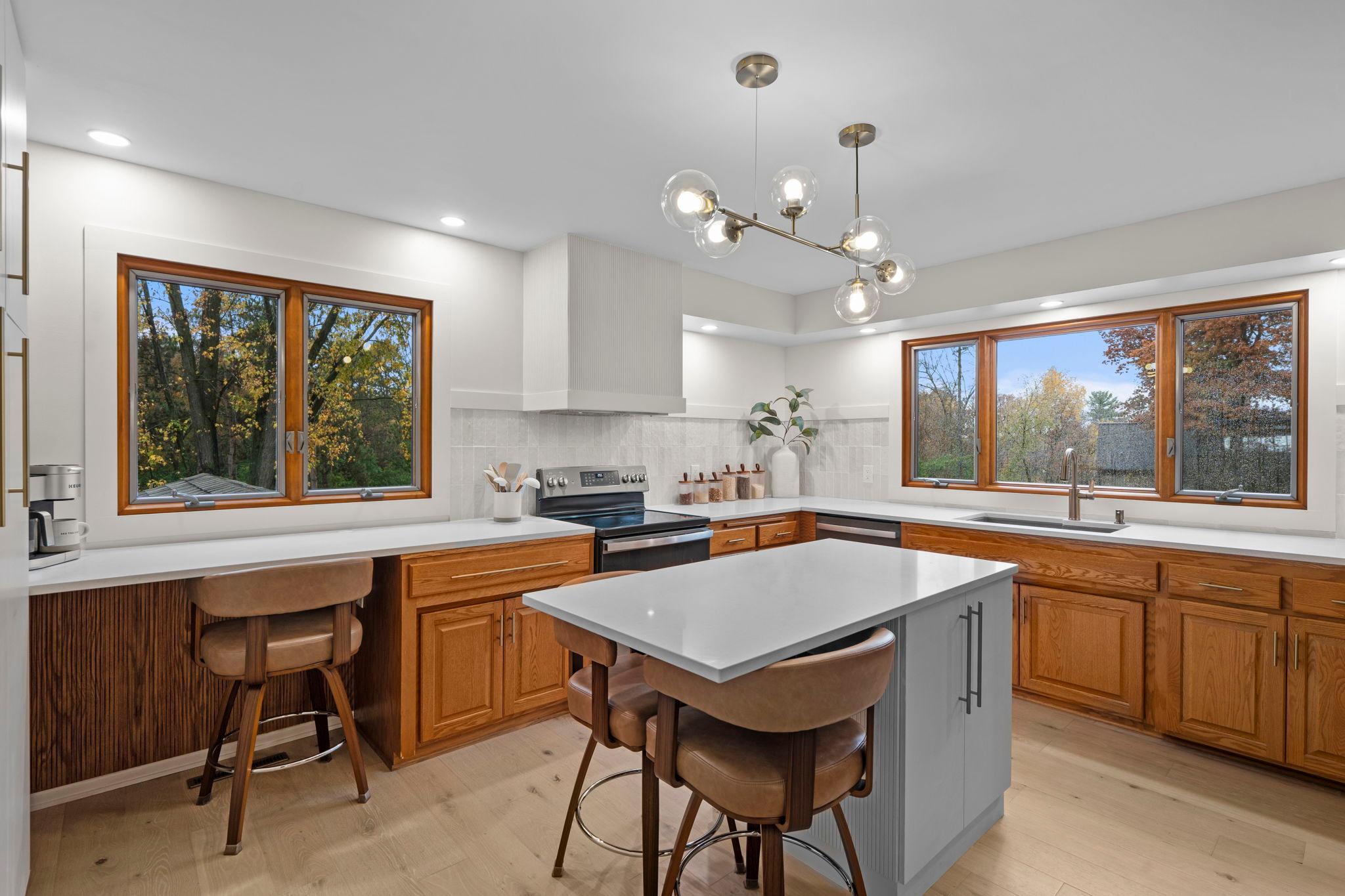 View of Residential at 8281 Deer Pond Trail, Lake Elmo MN 55042, Lake Elmo (17 of 64) - Mike Wilen | Minnesota Team Real Estate