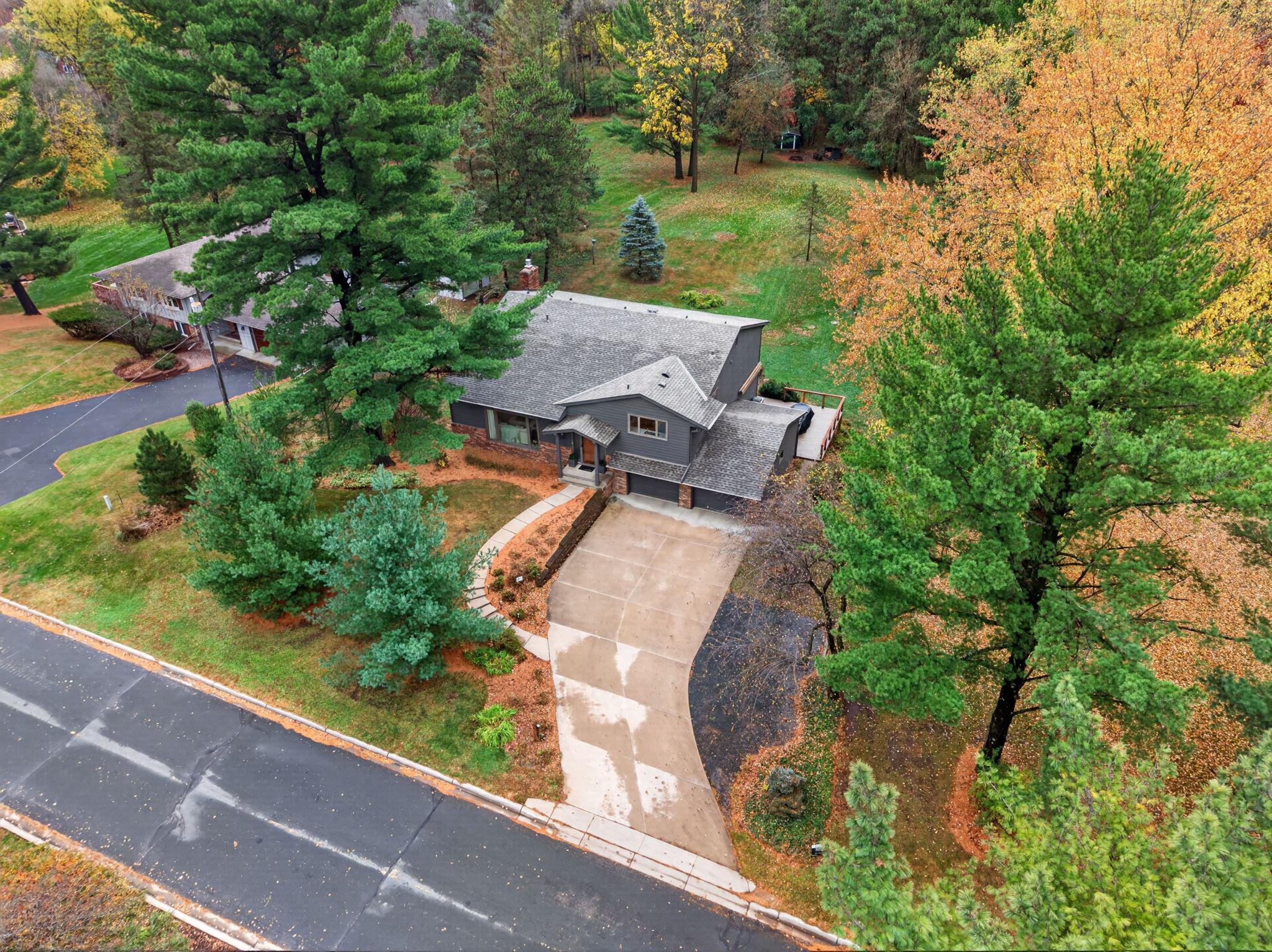 View of Residential at 8281 Deer Pond Trail, Lake Elmo MN 55042, Lake Elmo (2 of 68) - Mike Wilen | Minnesota Team Real Estate