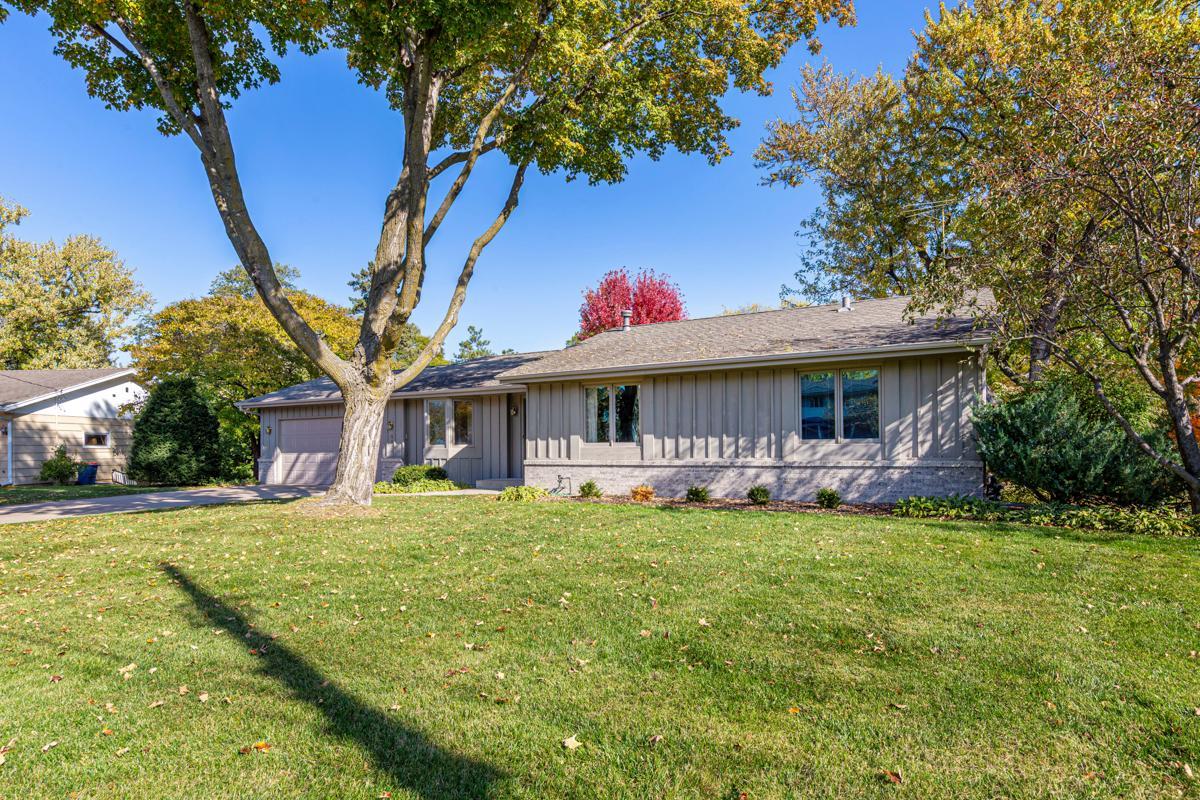 View of Residential at 9621 Upton Road, Bloomington MN 55431, Bloomington (3 of 17) - Mike Wilen | Minnesota Team Real Estate
