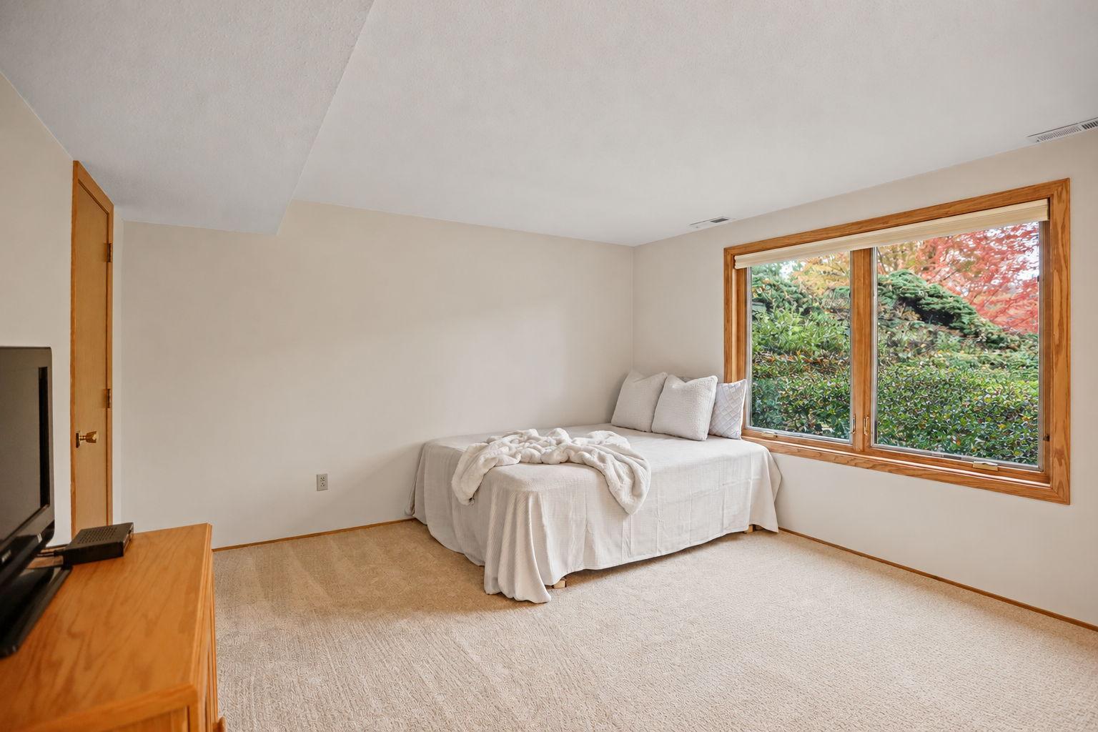 View of Residential at 9621 Upton Road, Bloomington MN 55431, Bloomington (29 of 60) - Mike Wilen | Minnesota Team Real Estate