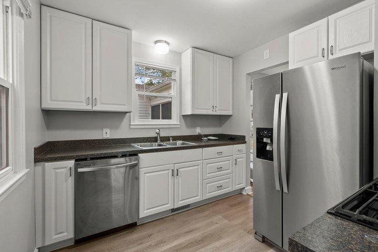 View of Residential at 2942 Zenith Avenue, Robbinsdale MN 55422, Robbinsdale (12 of 26) - Mike Wilen | Minnesota Team Real Estate