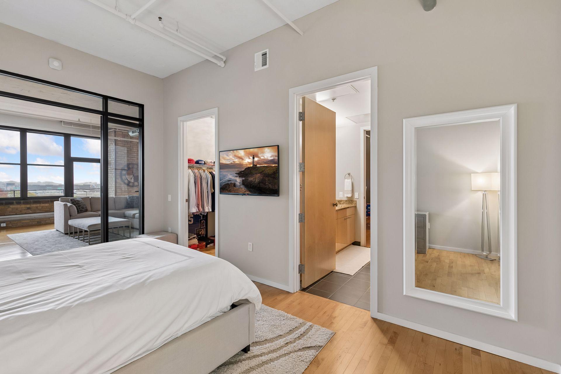 View of Residential at 290 Market Street #502, Minneapolis MN 55405, Minneapolis (28 of 46) - Mike Wilen | Minnesota Team Real Estate