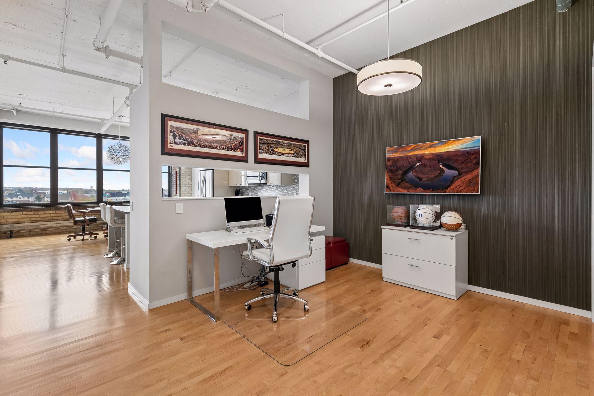 View of (CC) High Rise (4+ Levels) at 290 Market Street, Minneapolis - Mike Wilen | Minnesota Team Real Estate