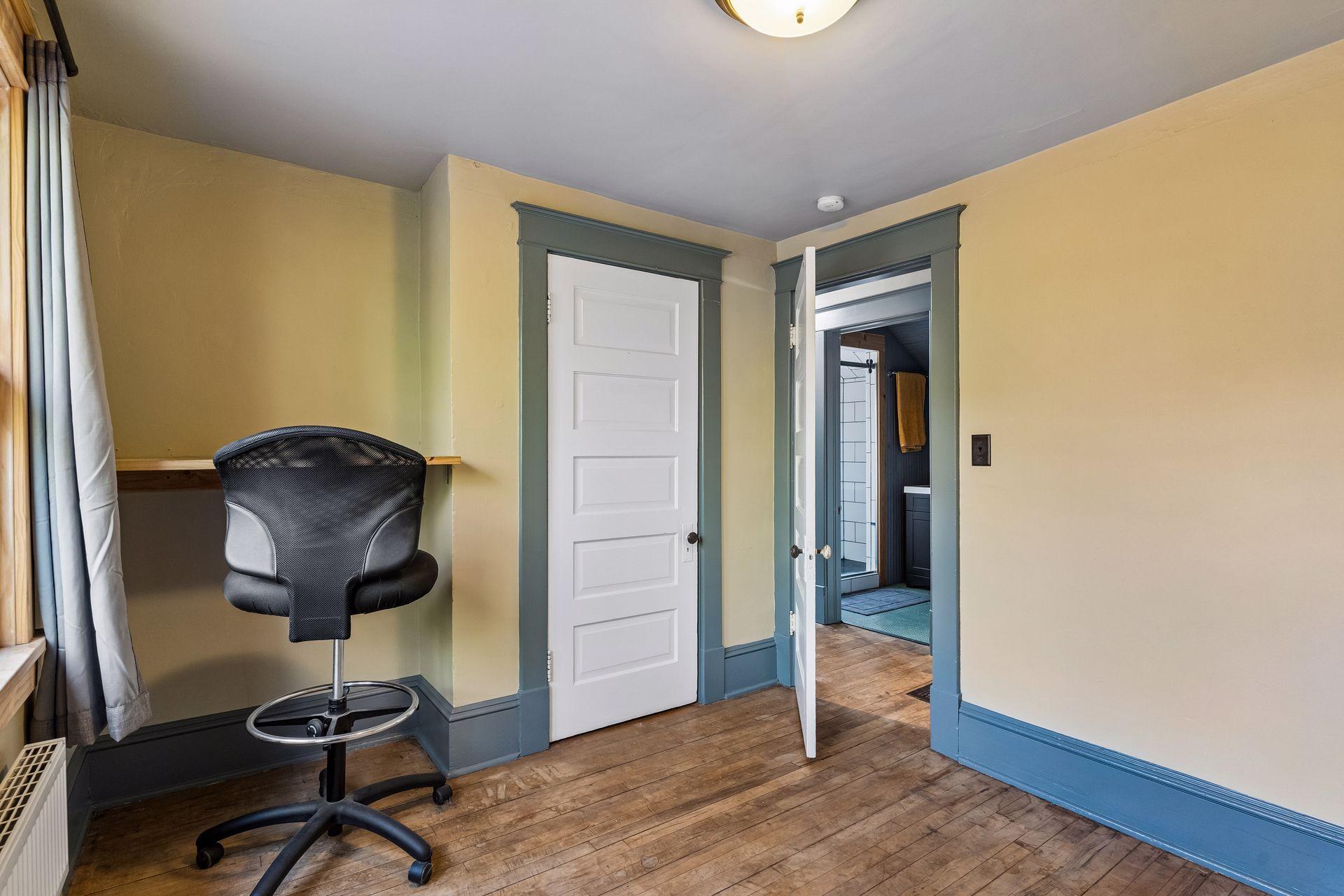 View of Residential at 1838 Englewood Avenue, Saint Paul MN 55104, Saint Paul (27 of 44) - Mike Wilen | Minnesota Team Real Estate